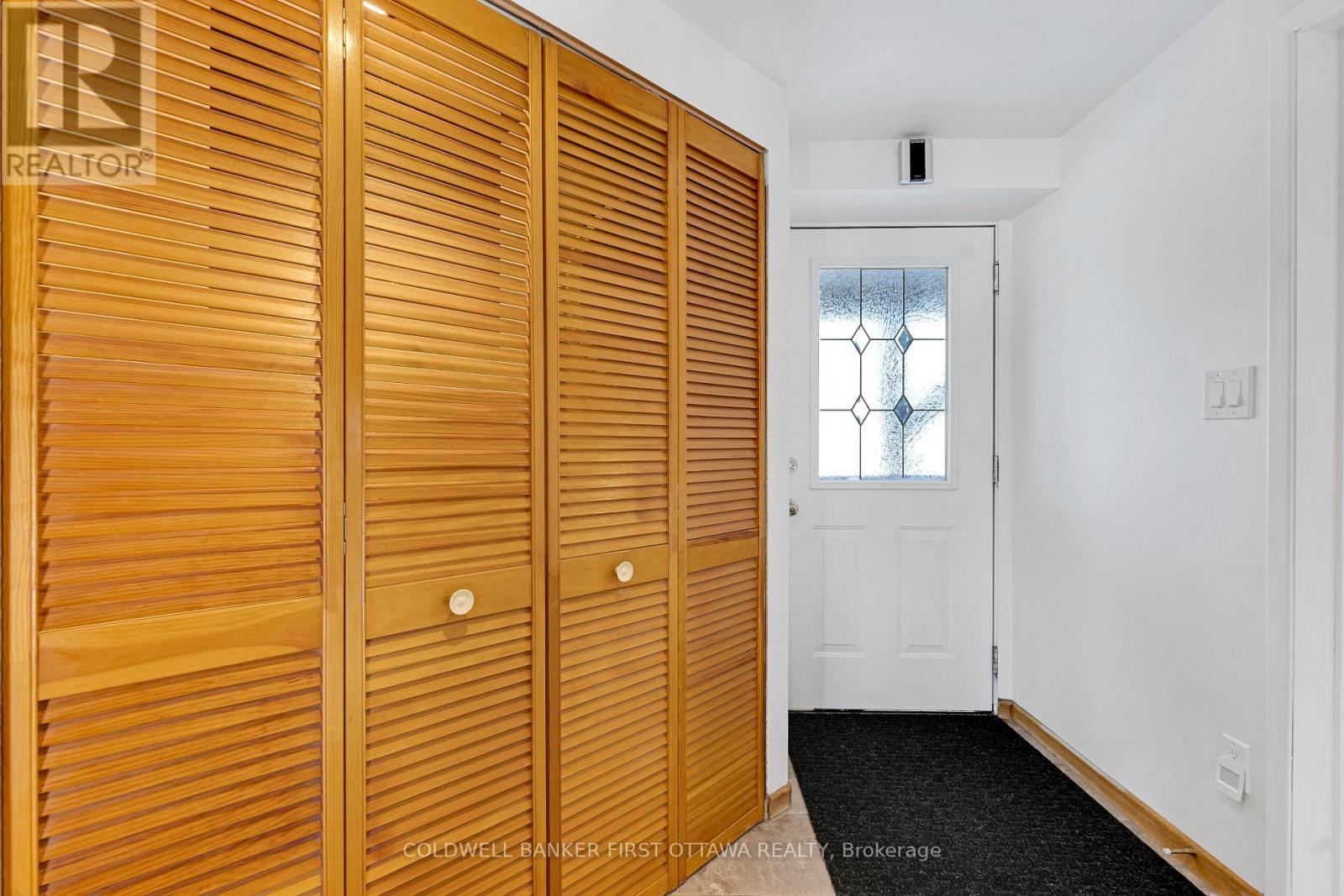 Second foyer