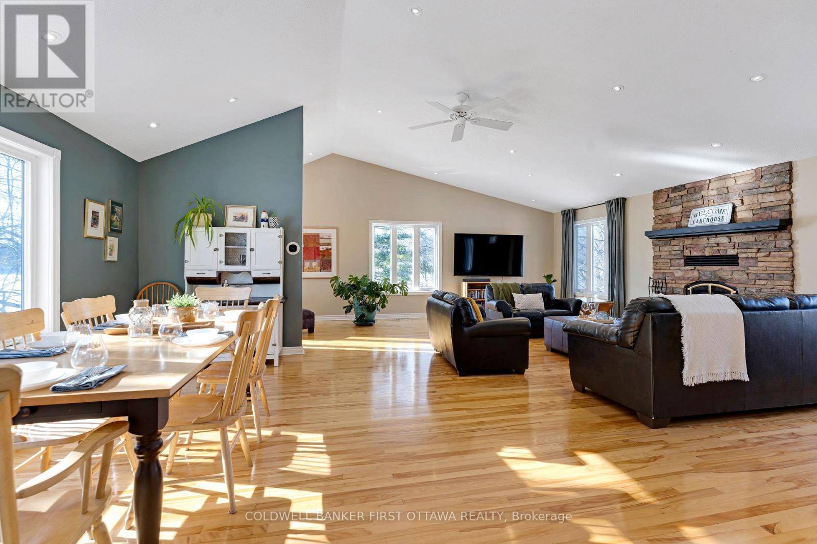 Great Room soaring 18' high ceiling