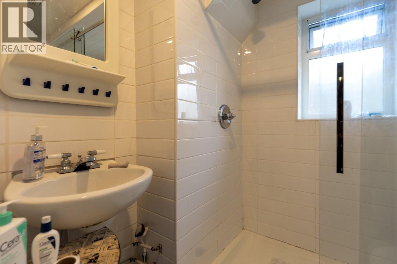 7250-52 NELSON AVENUE, Burnaby