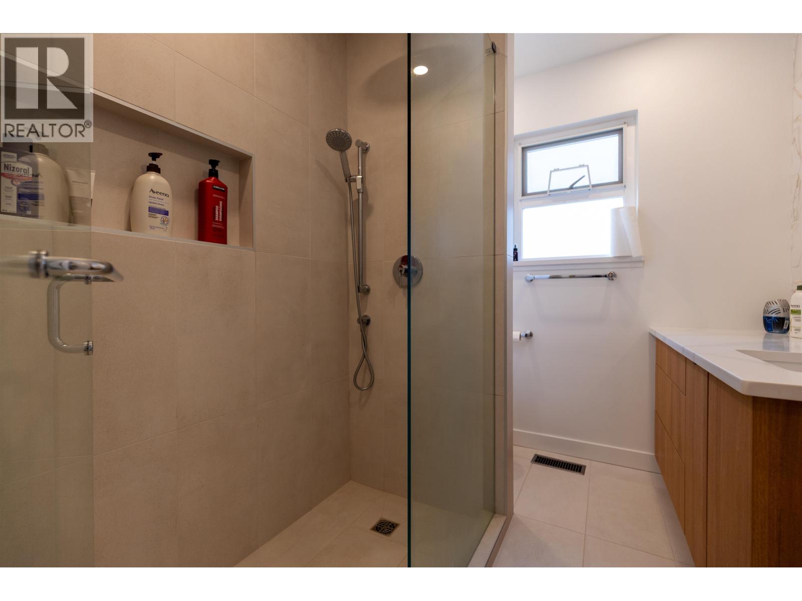 7250-52 NELSON AVENUE, Burnaby