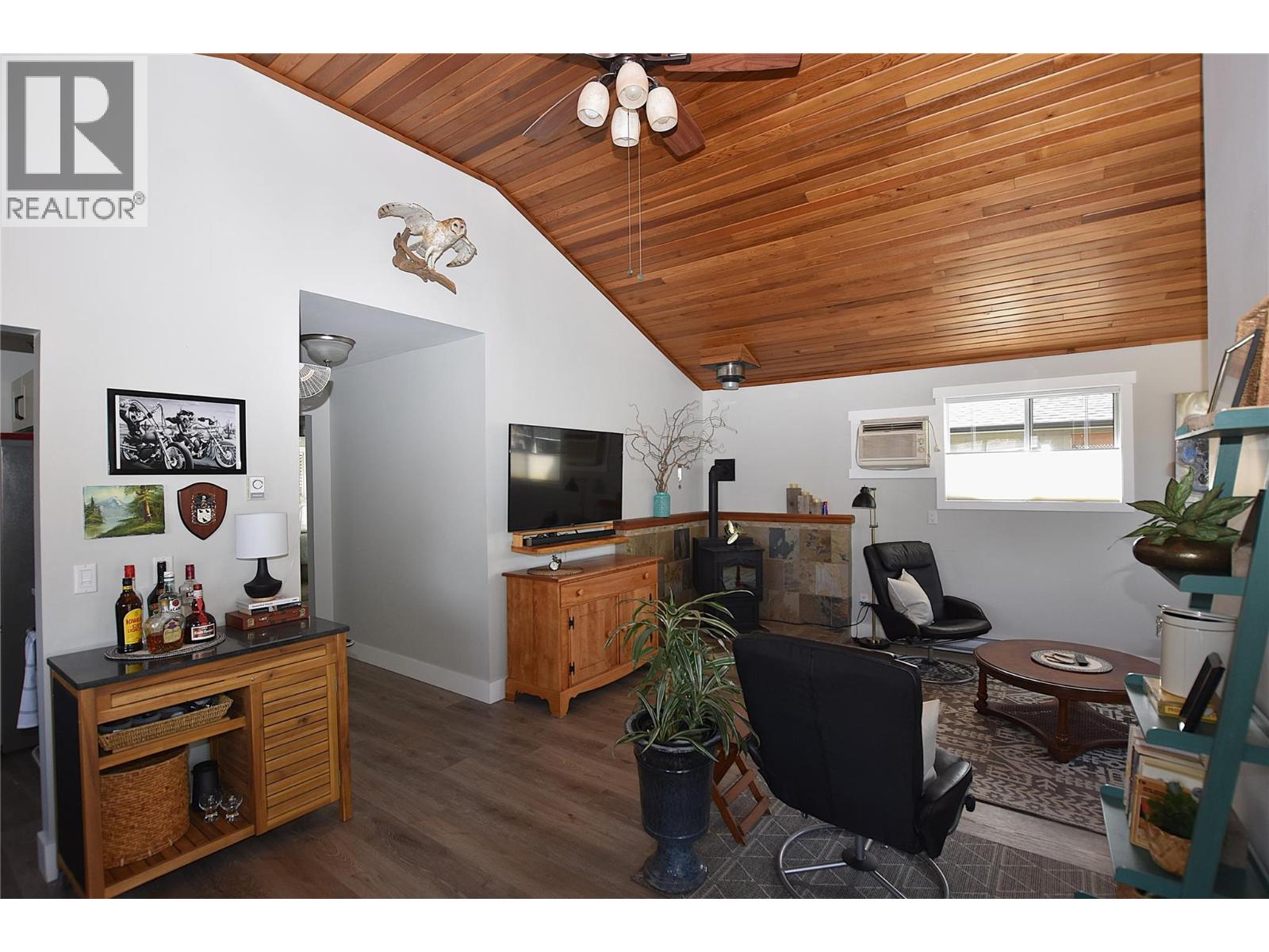 191 Falcon Avenue - 4