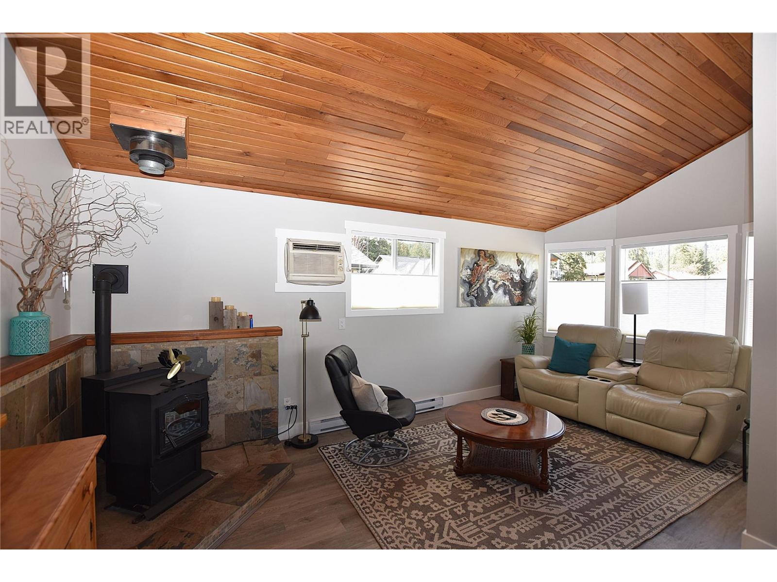 191 Falcon Avenue, Vernon