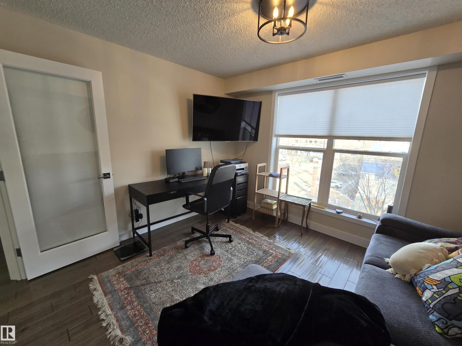 #404 10311 111 ST NW - 21