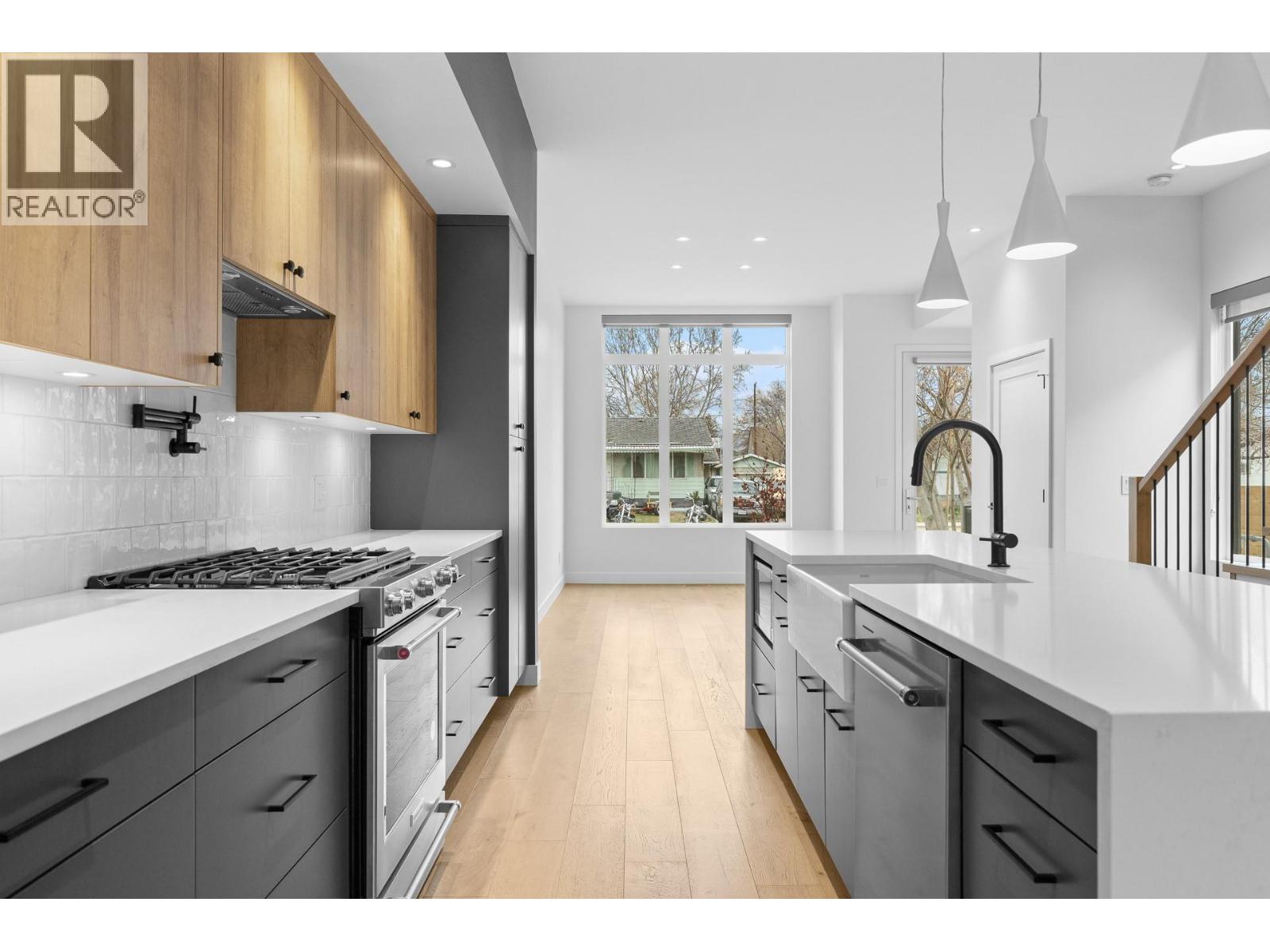  807 Francis Avenue, Kelowna