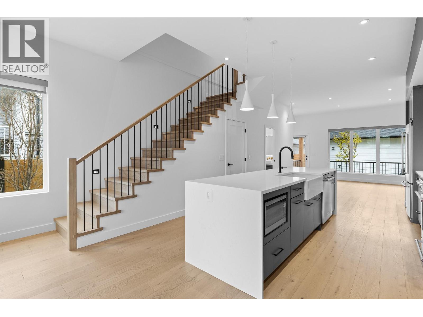  807 Francis Avenue, Kelowna