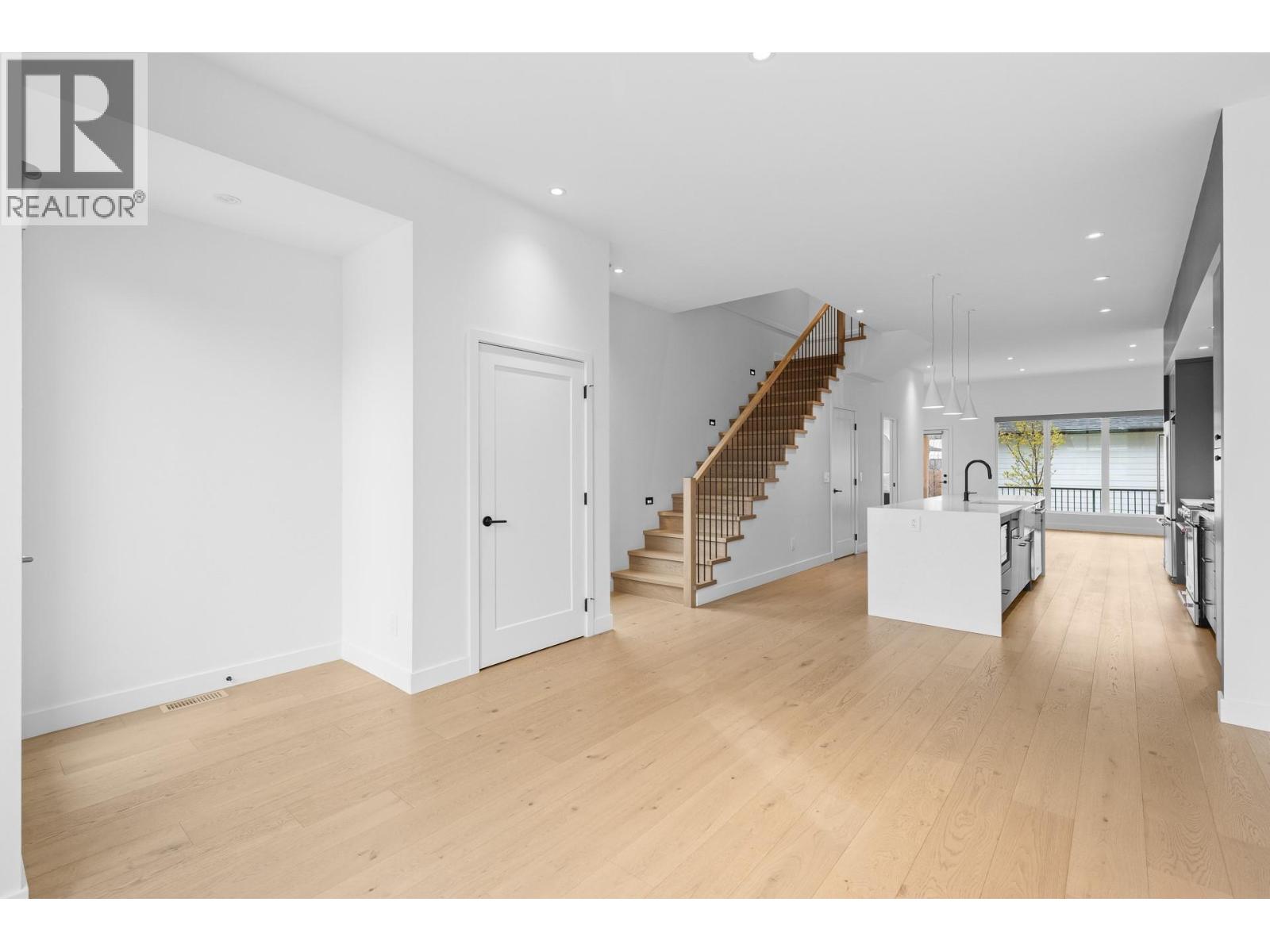  807 Francis Avenue, Kelowna