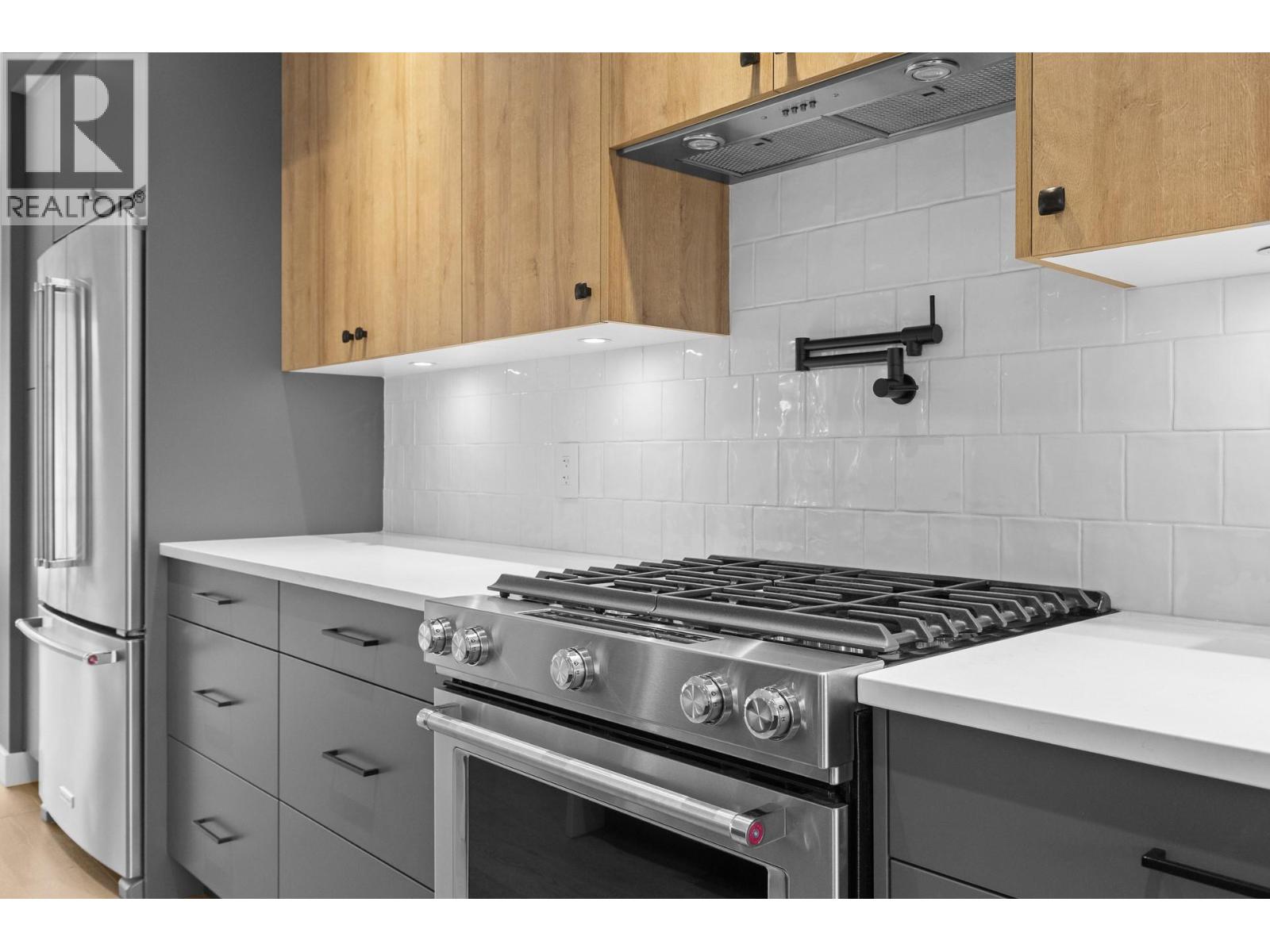  807 Francis Avenue, Kelowna