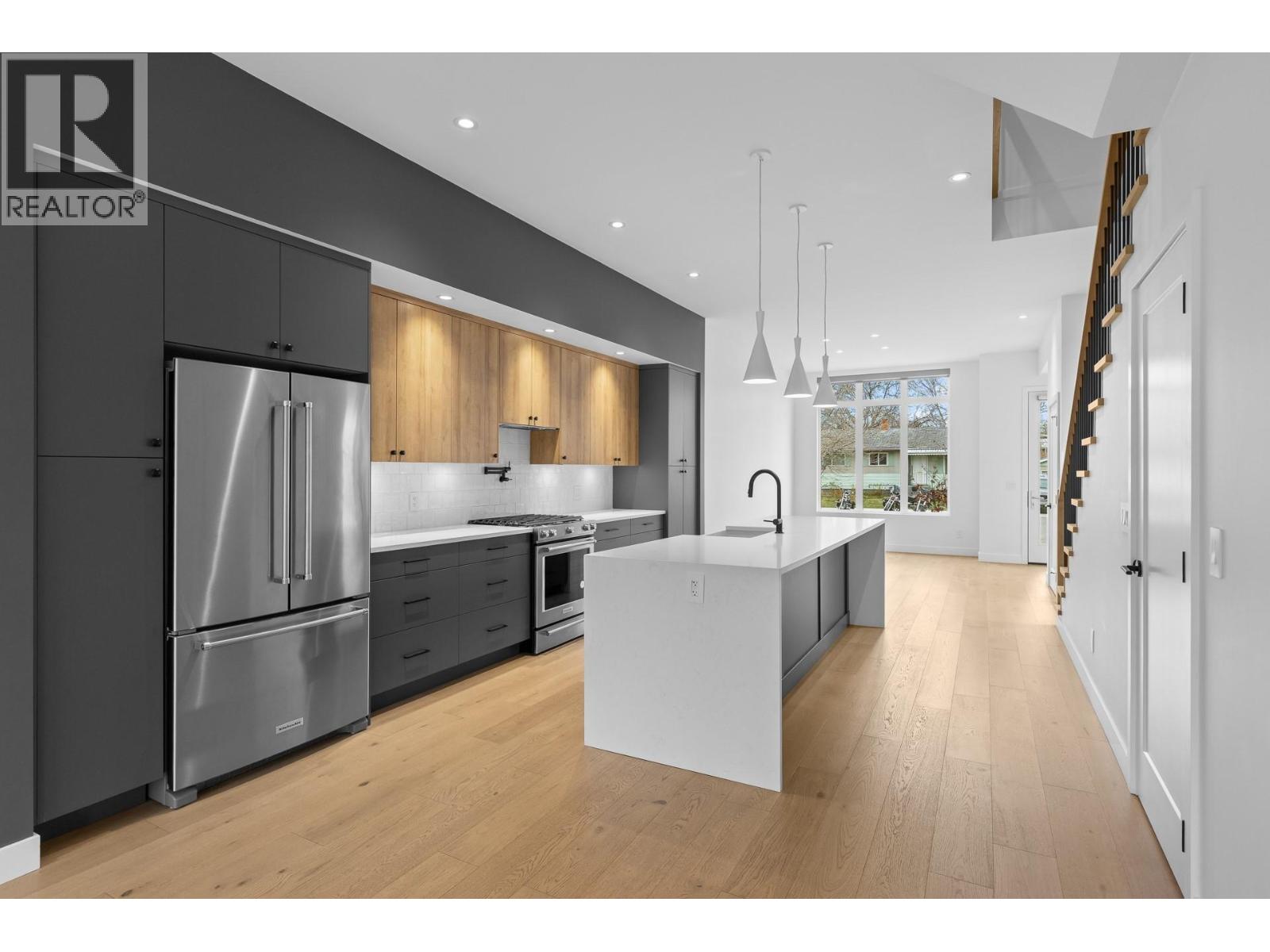  807 Francis Avenue, Kelowna