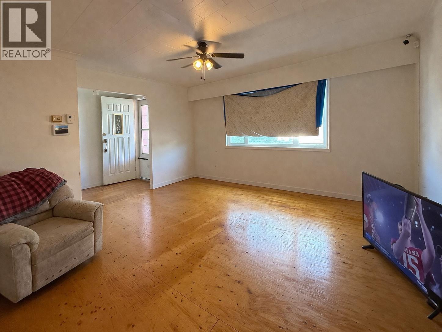 1175 N SECOND AVENUE - 4