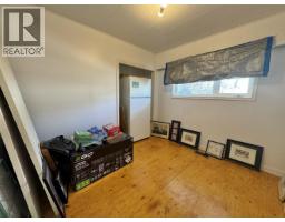 Laundry room - 1175 N Second Avenue, Williams Lake, BC V2G1X7 Photo 8