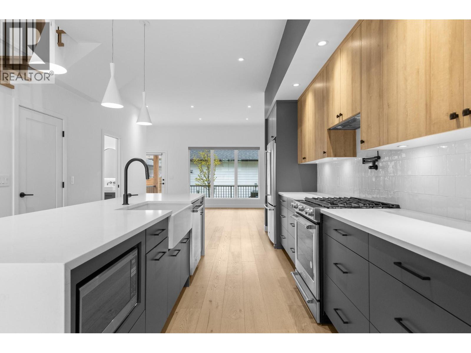  807 Francis Avenue, Kelowna