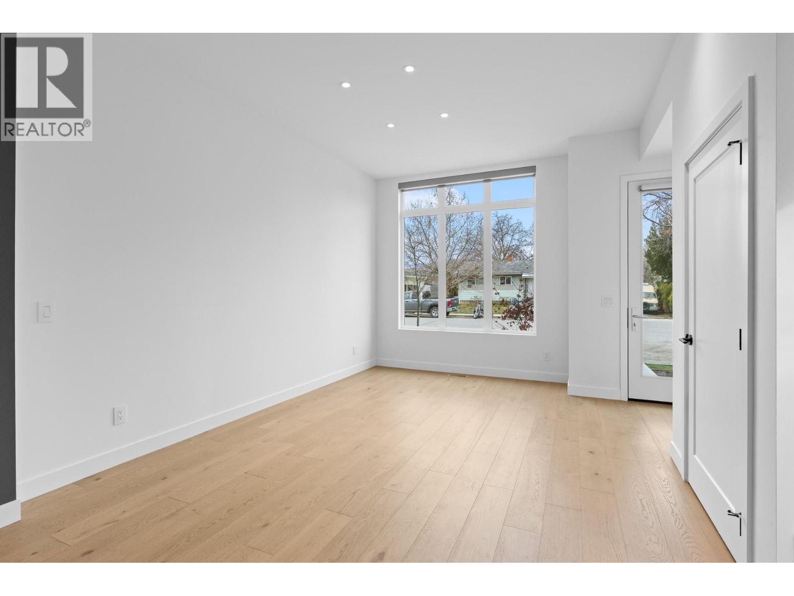  807 Francis Avenue, Kelowna