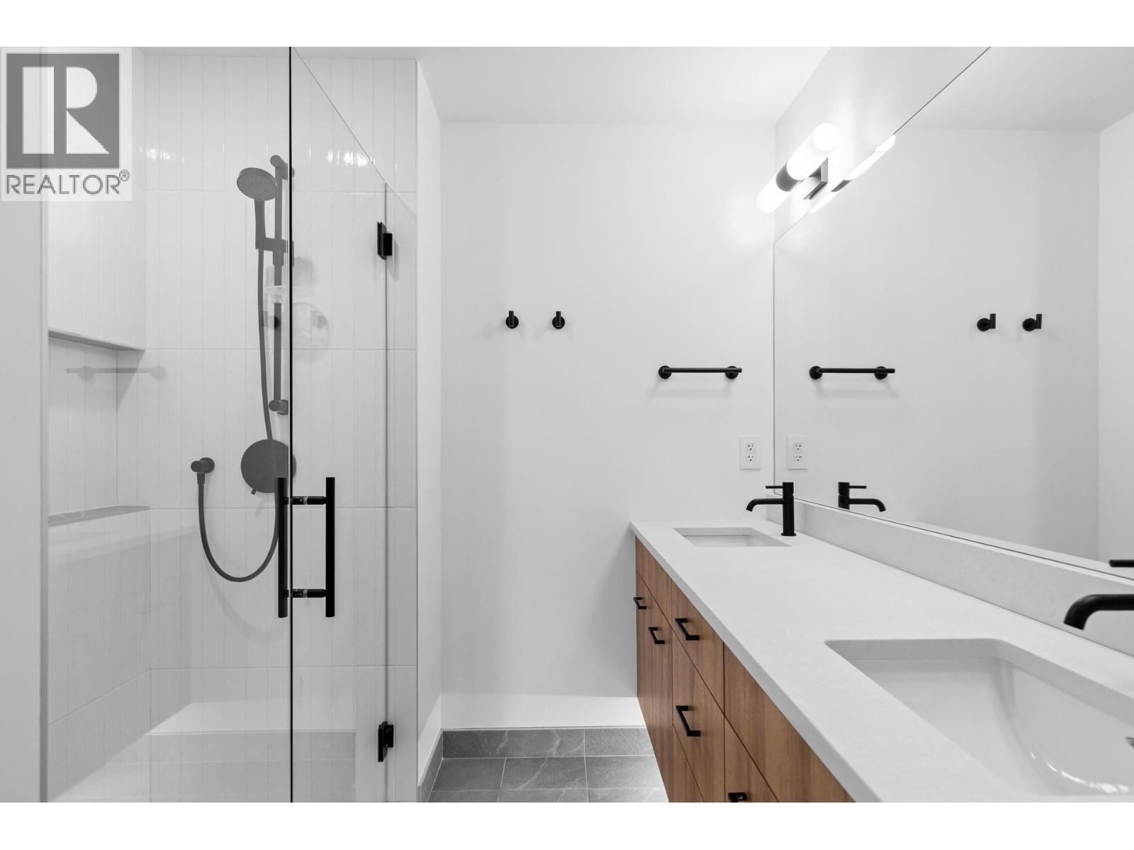  807 Francis Avenue, Kelowna