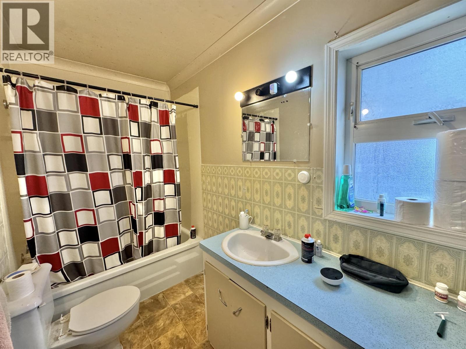 1175 N SECOND AVENUE - 10