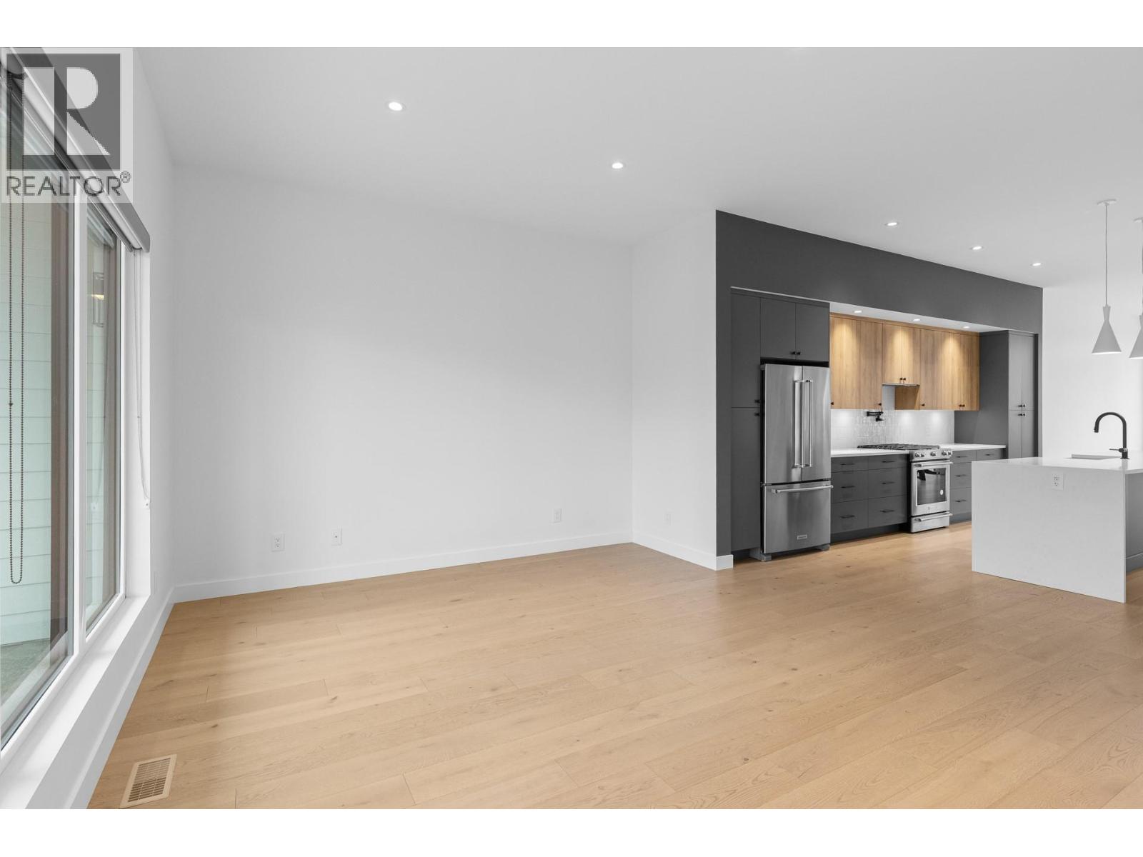  807 Francis Avenue, Kelowna