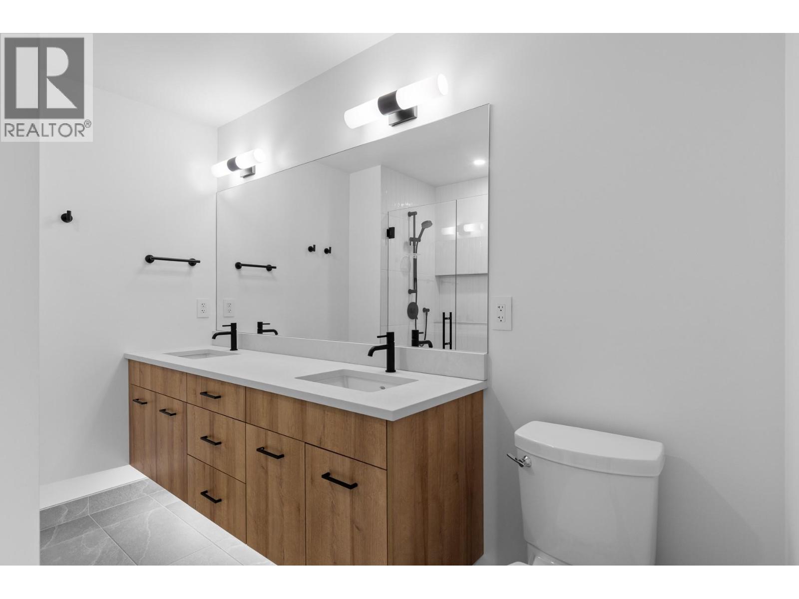  807 Francis Avenue, Kelowna