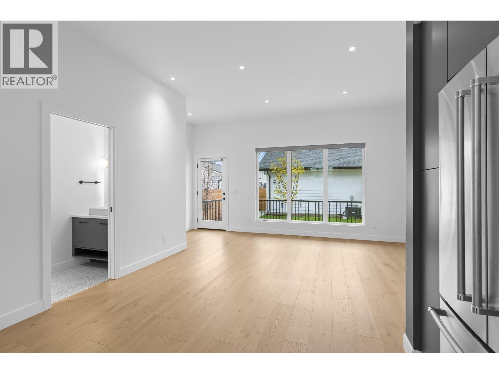  807 Francis Avenue, Kelowna