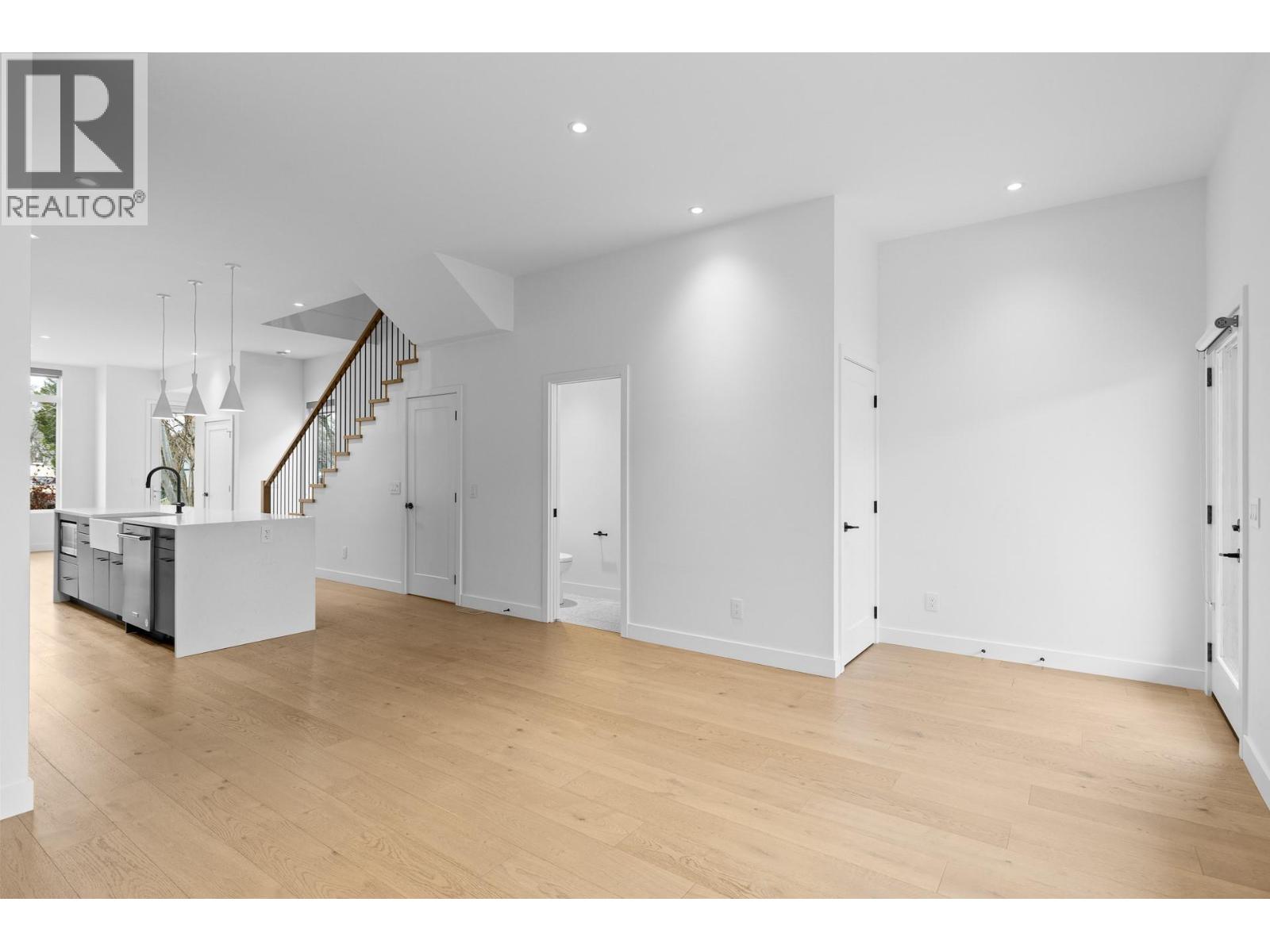  807 Francis Avenue, Kelowna