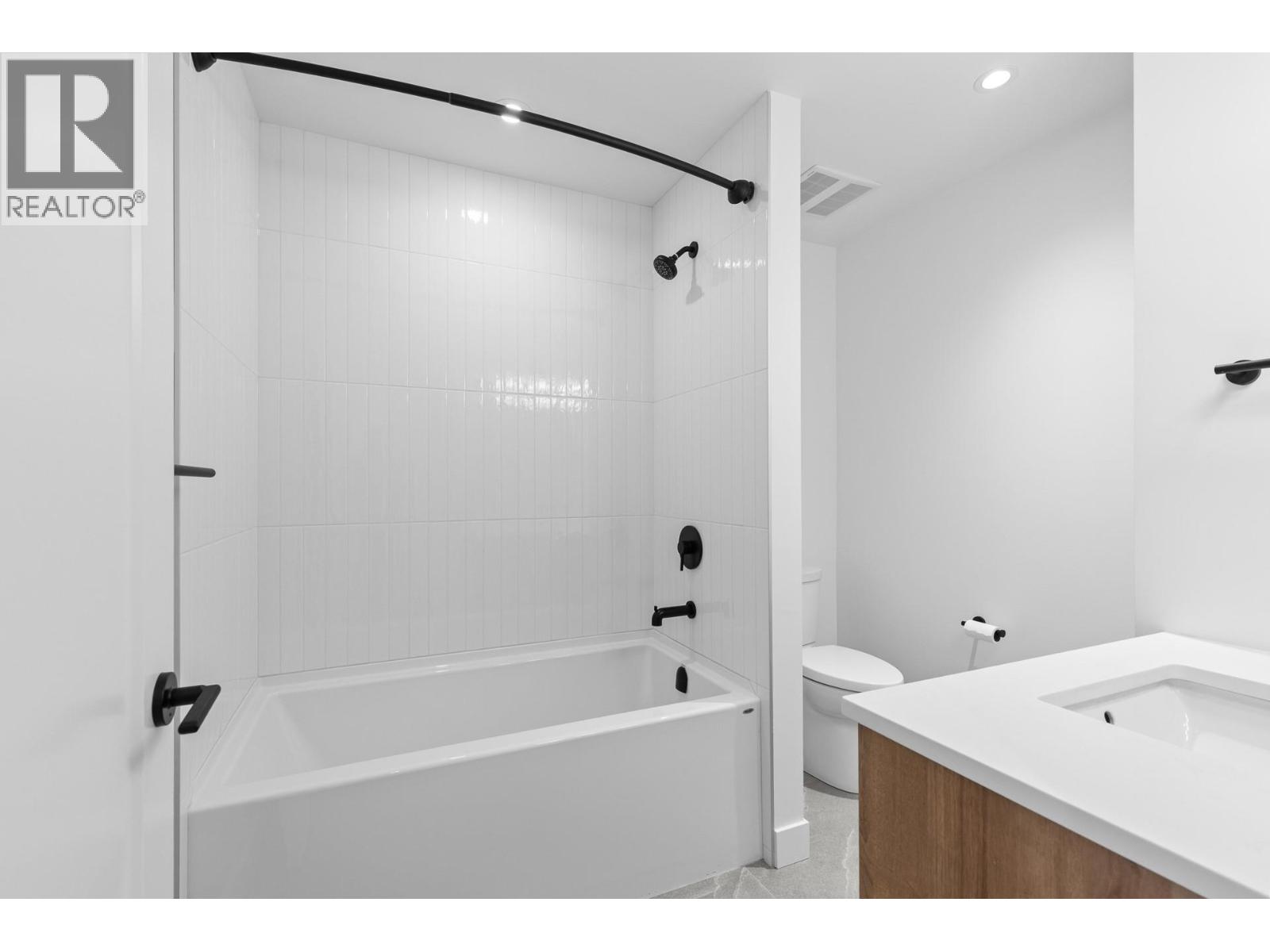  807 Francis Avenue, Kelowna