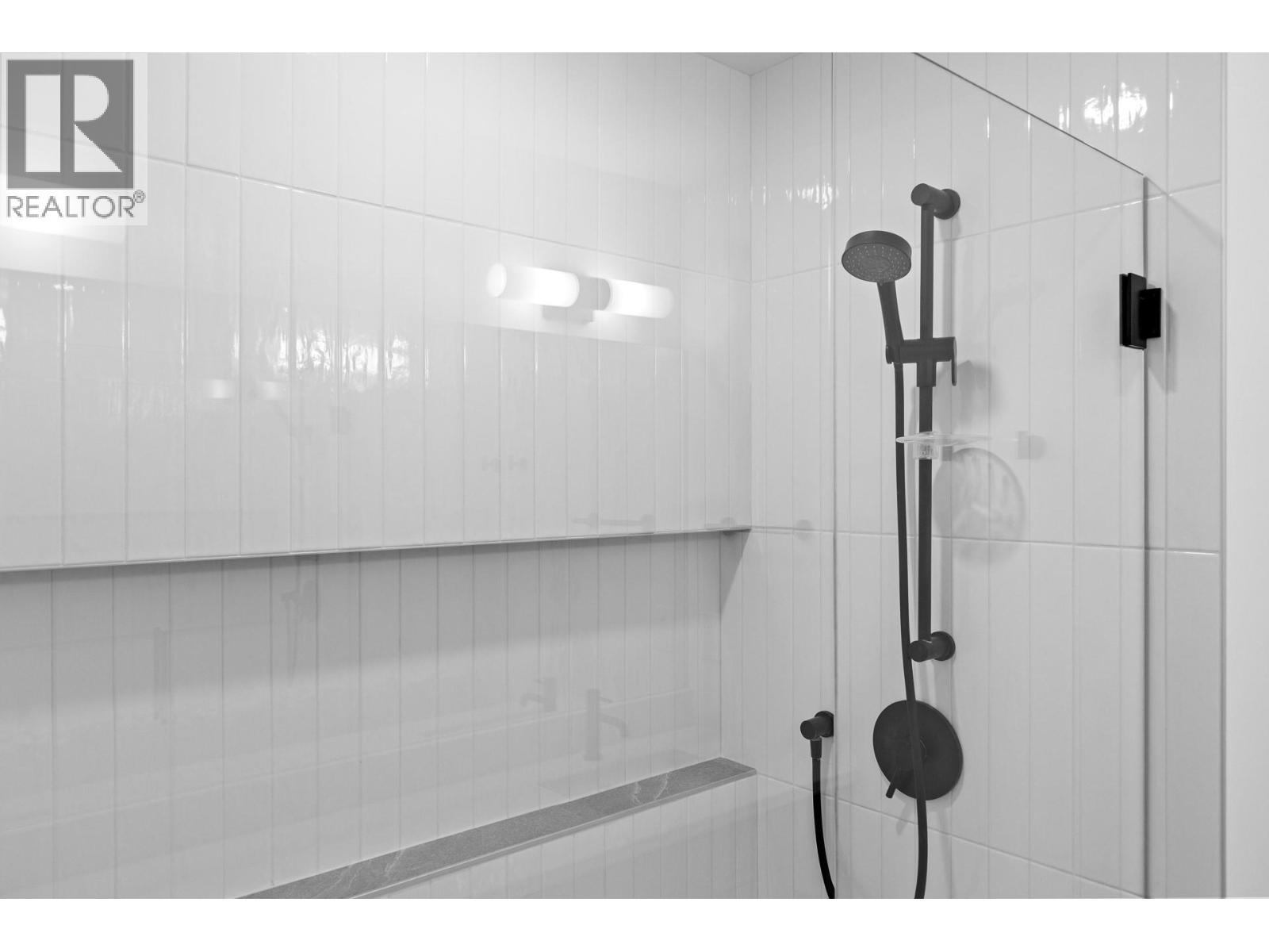  807 Francis Avenue, Kelowna