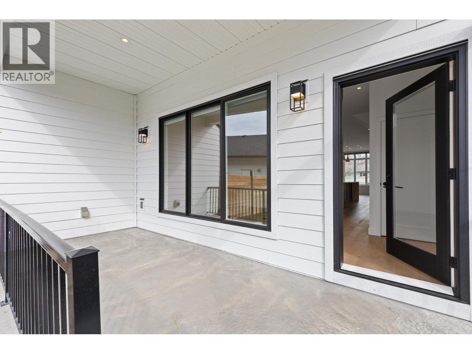  807 Francis Avenue, Kelowna