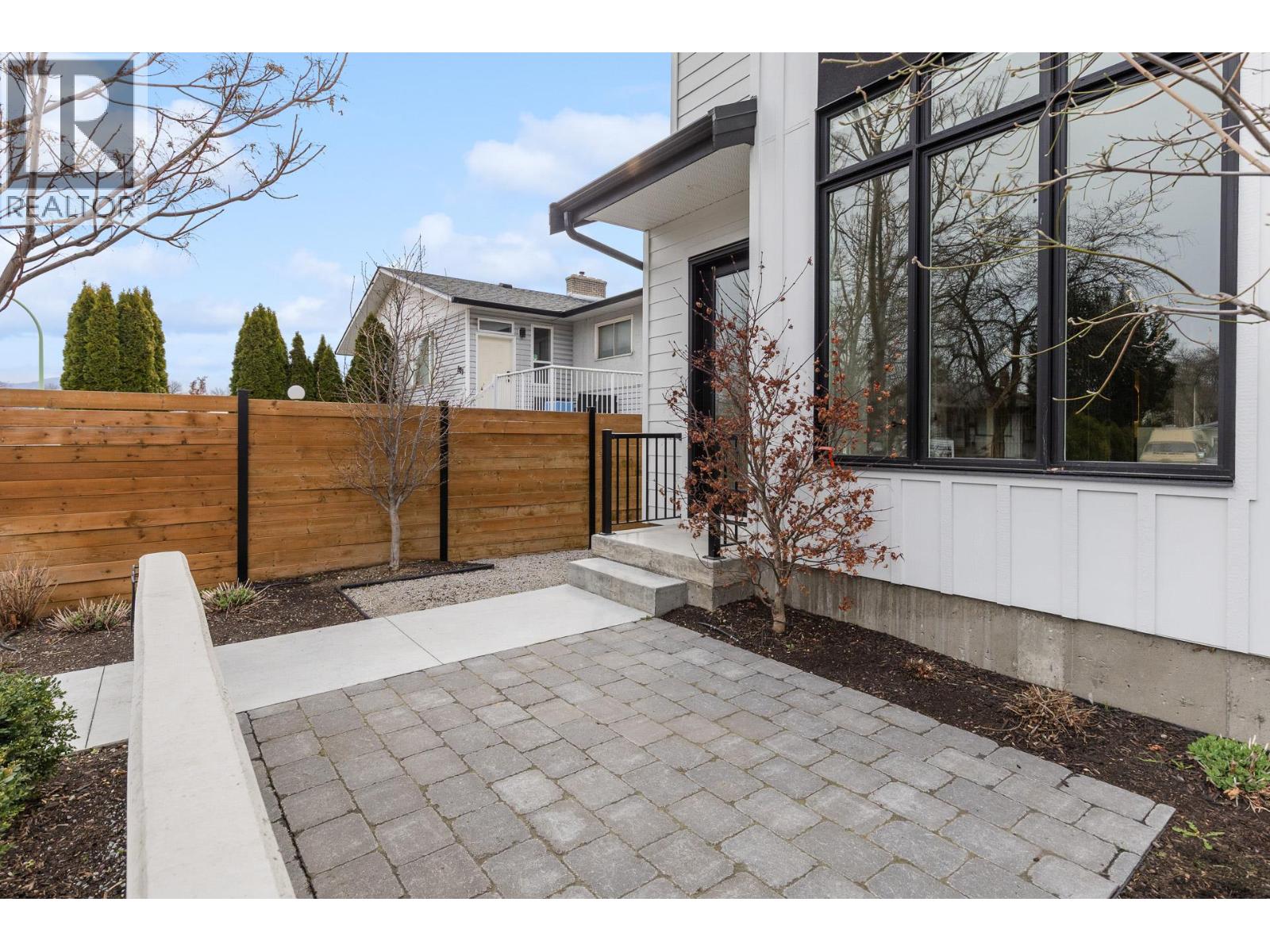  807 Francis Avenue, Kelowna