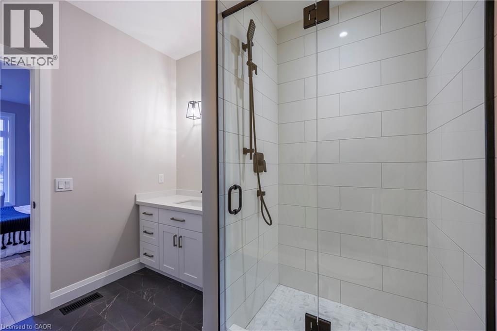 375 ARGYLE AVENUE - 18