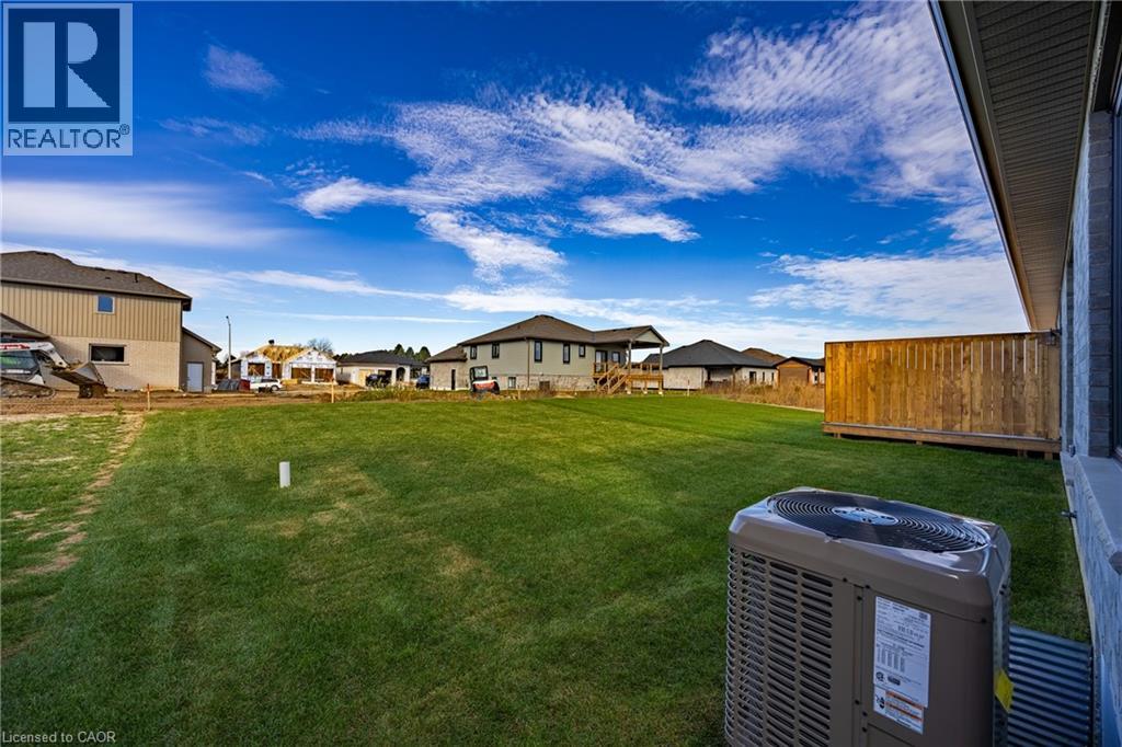 379 ARGYLE AVENUE - 4