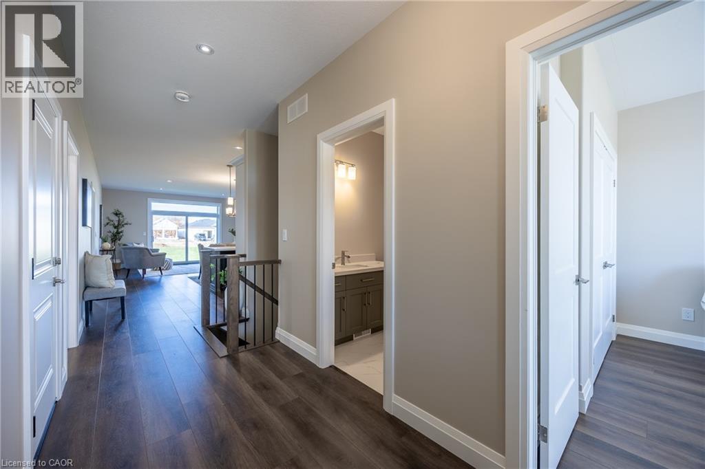 379 ARGYLE AVENUE - 7
