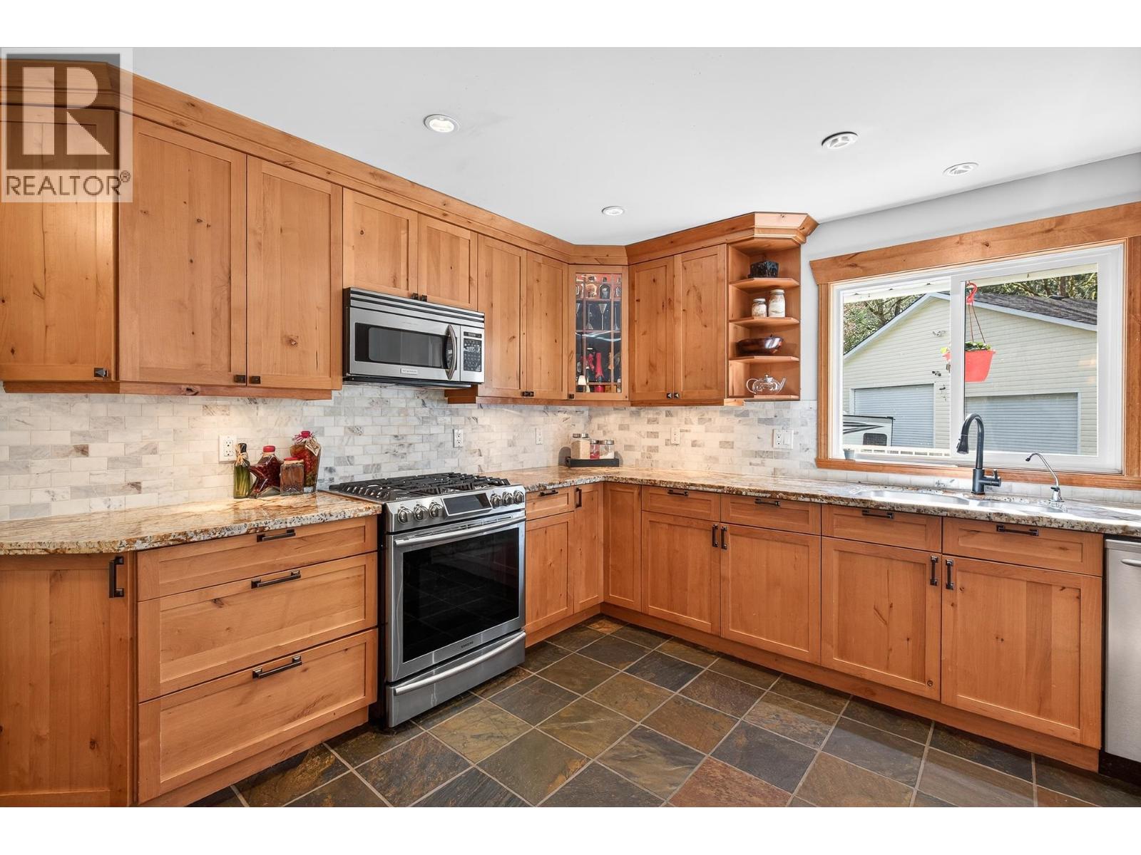 25700 116 AVENUE, Maple Ridge