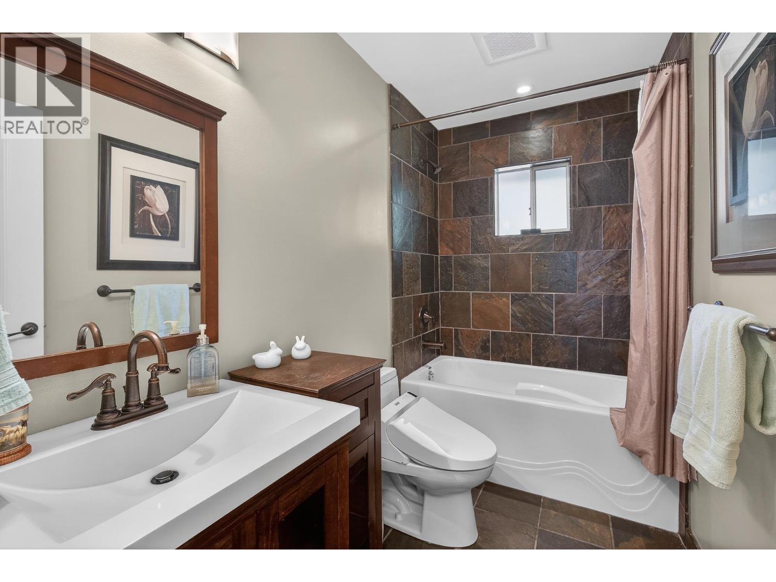 25700 116 AVENUE, Maple Ridge