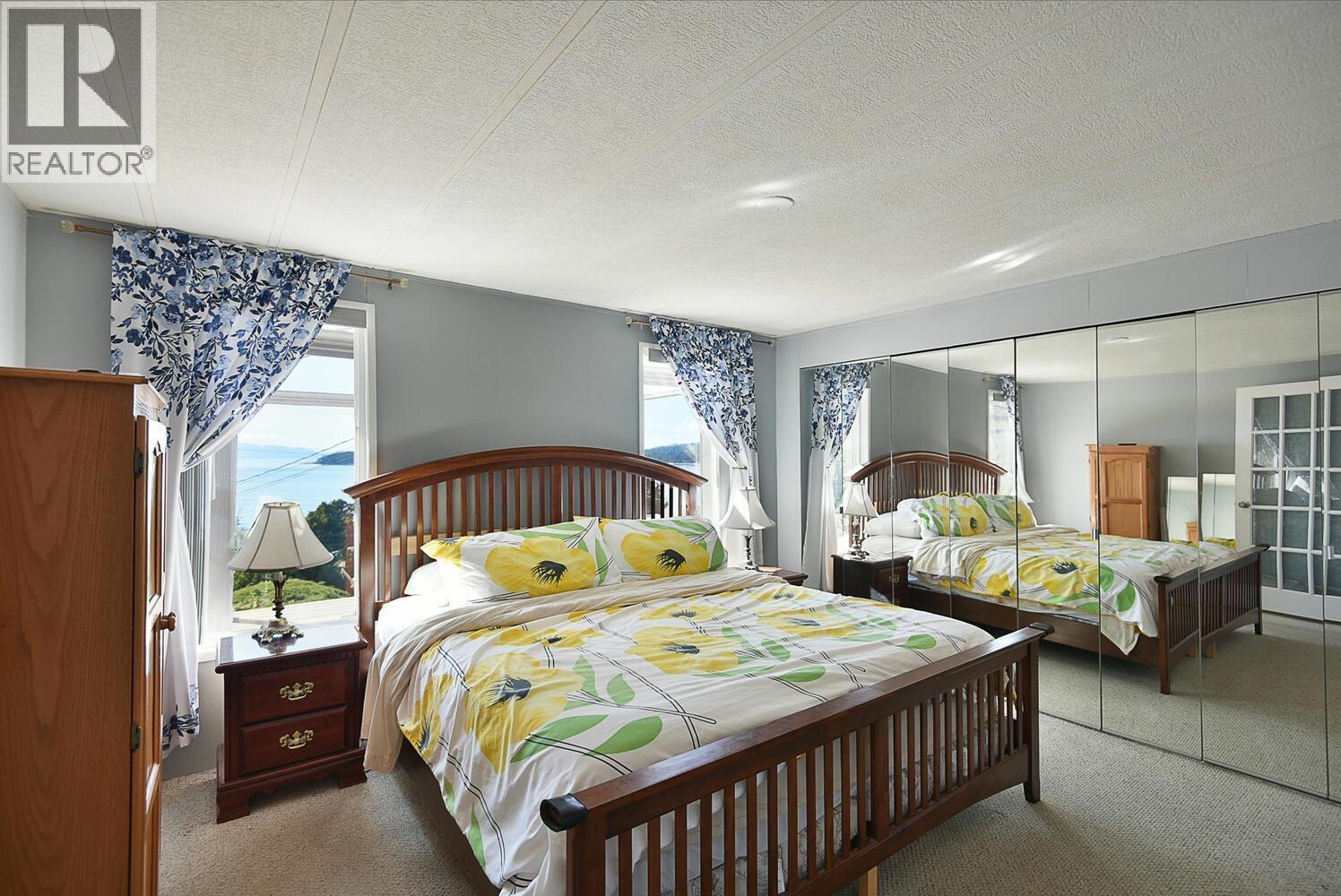 5218 SUNSHINE COAST HIGHWAY, Sechelt