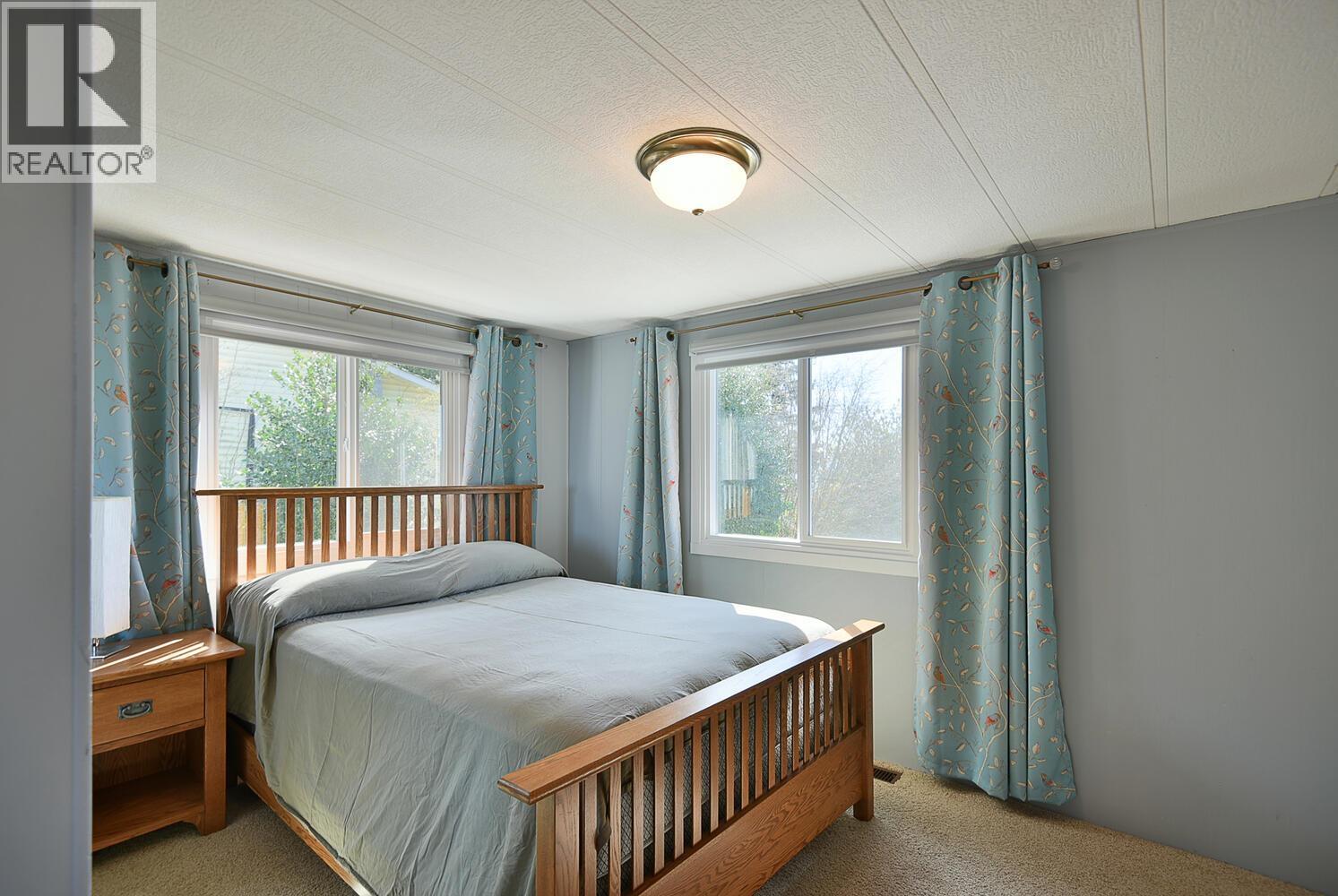 5218 SUNSHINE COAST HIGHWAY, Sechelt