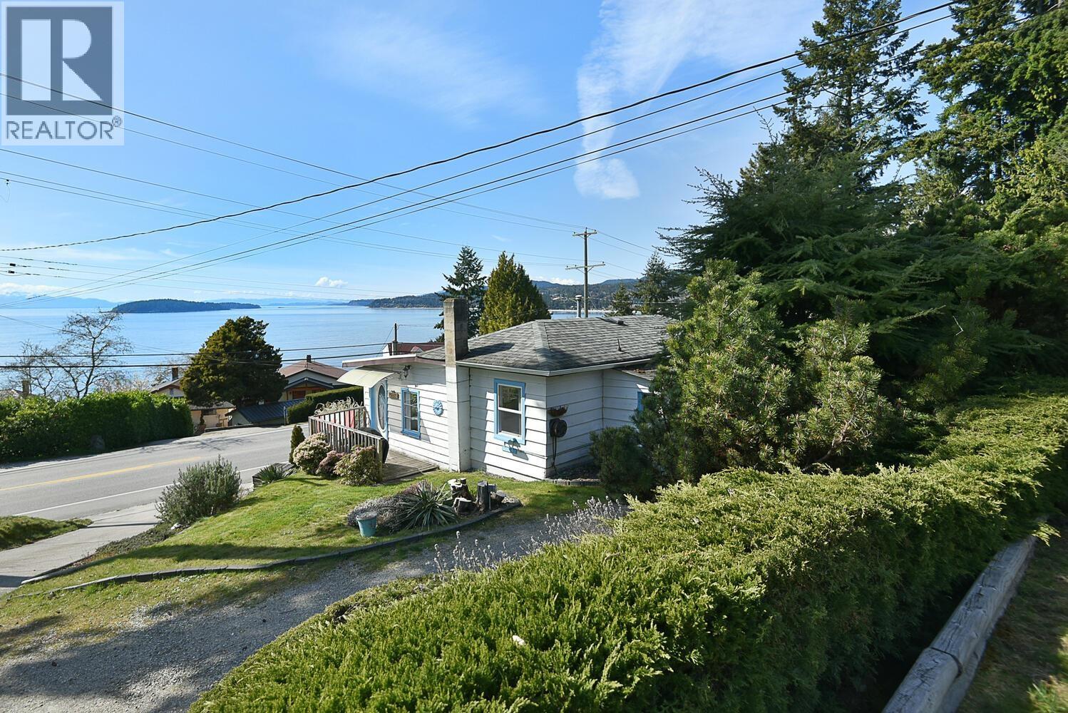 5218 SUNSHINE COAST HIGHWAY, Sechelt