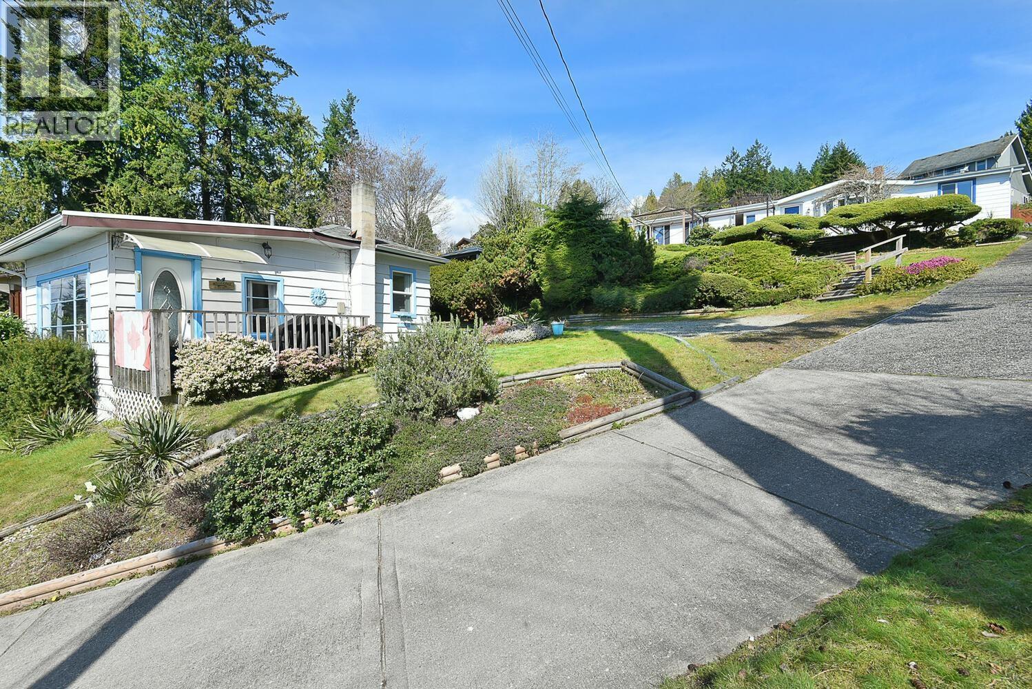 5218 SUNSHINE COAST HIGHWAY, Sechelt