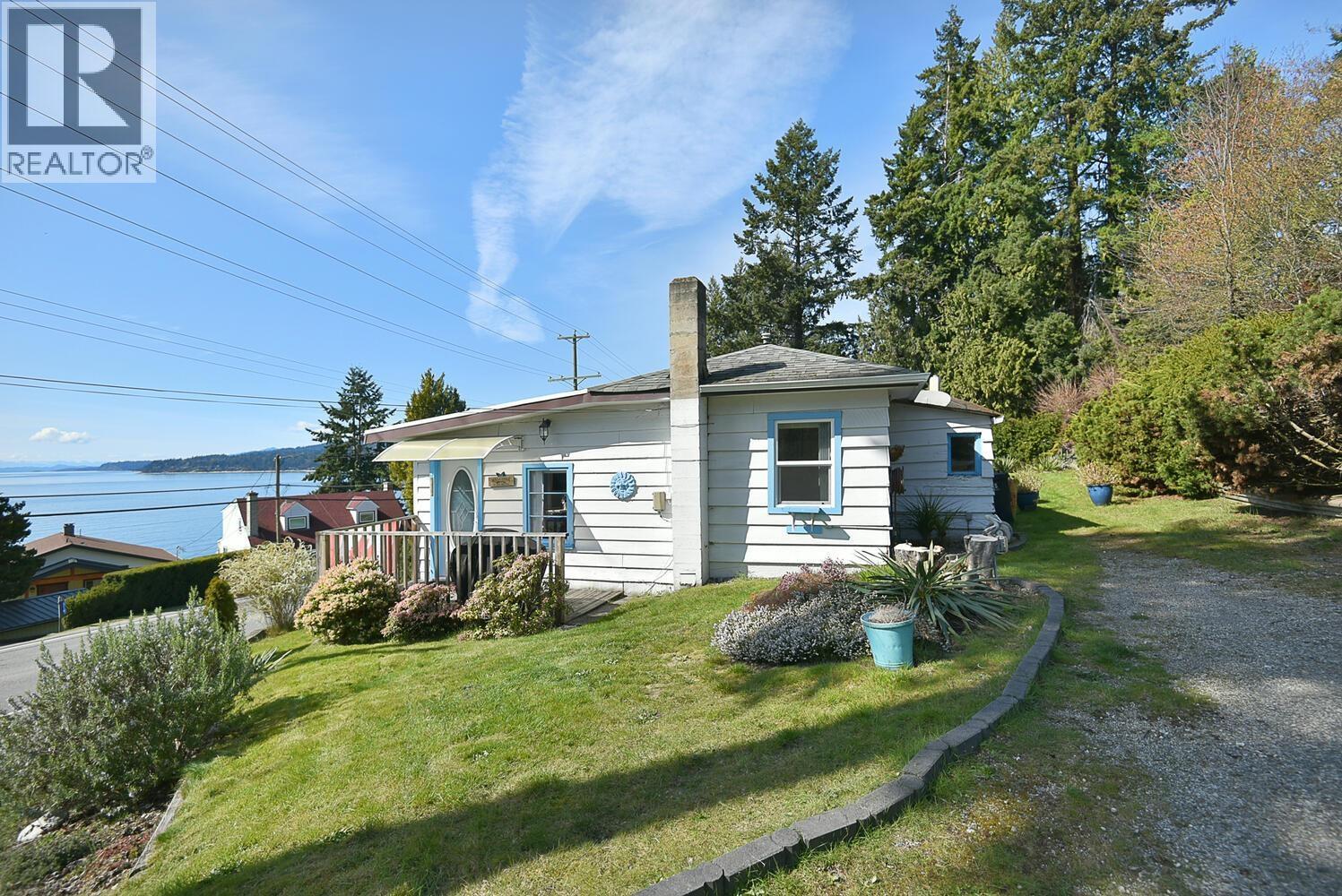 5218 SUNSHINE COAST HIGHWAY, Sechelt