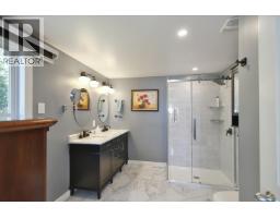 5218 Sunshine Coast Highway, Sechelt, BC V7Z0C1 Photo 11