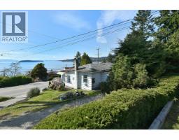 5218 Sunshine Coast Highway, Sechelt, BC V7Z0C1 Photo 23
