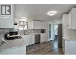 5218 Sunshine Coast Highway, Sechelt, BC V7Z0C1 Photo 6