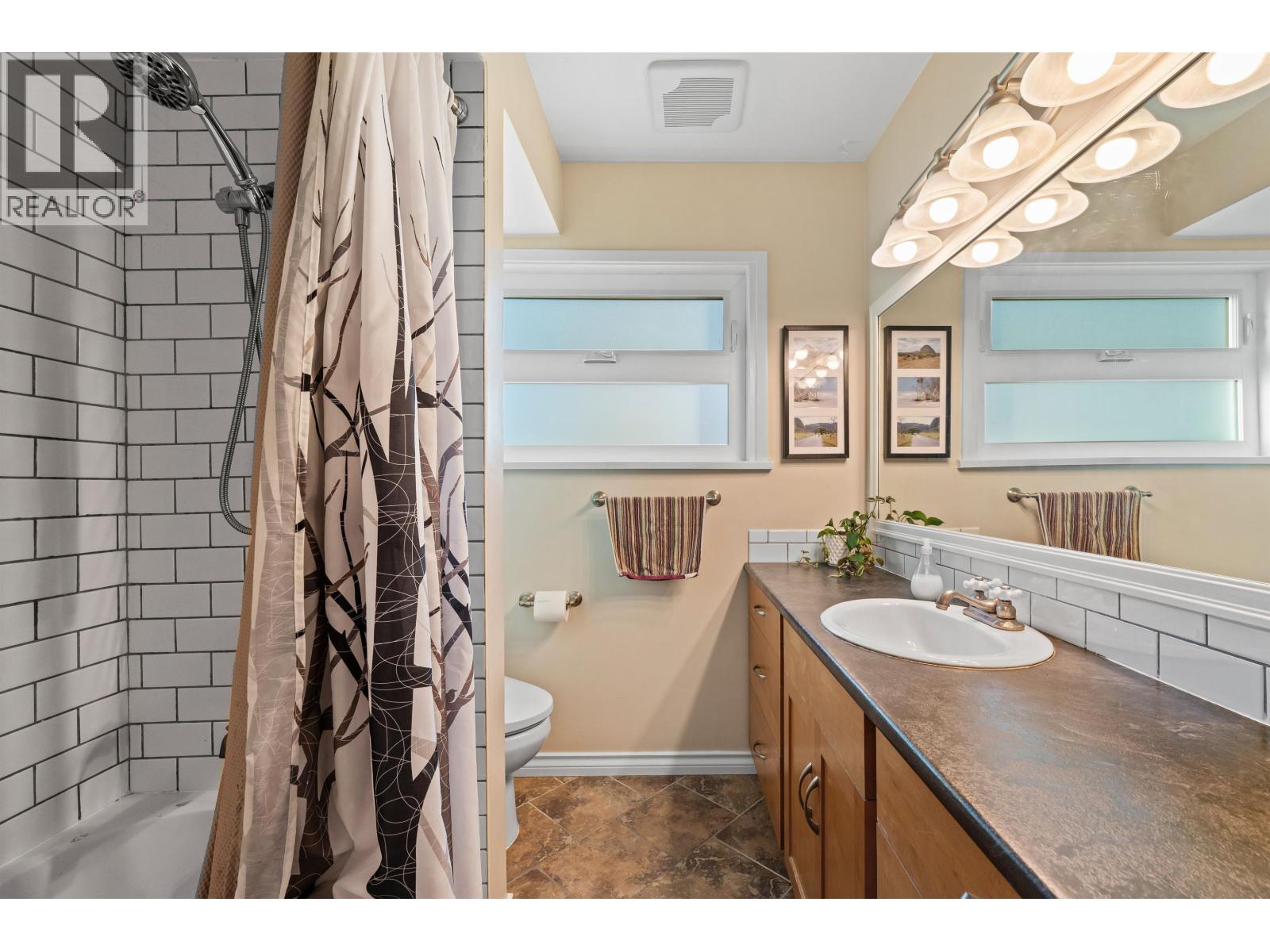 4860 SOUTHLAWN DRIVE, Burnaby