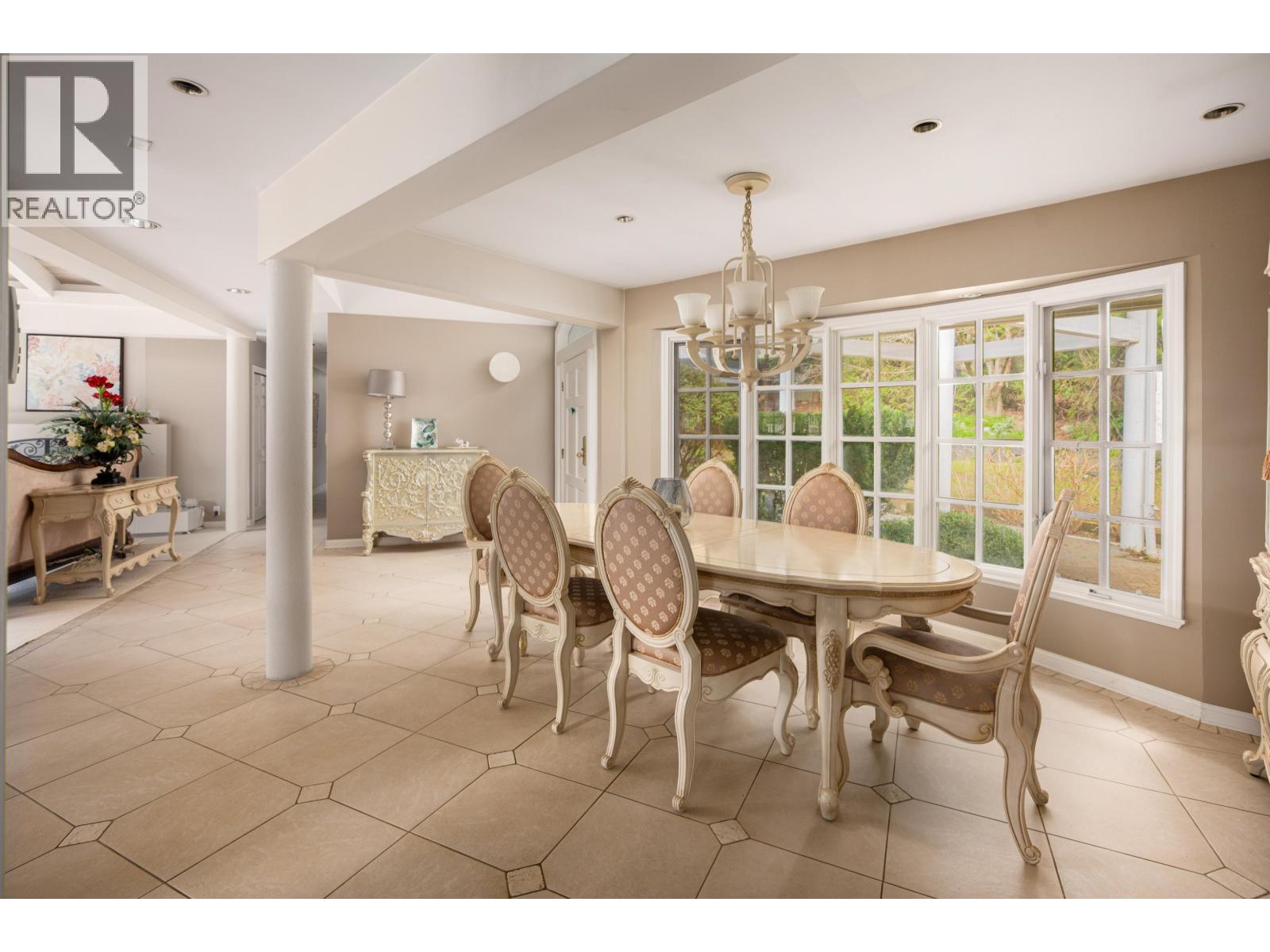 888 PYRFORD ROAD, West Vancouver