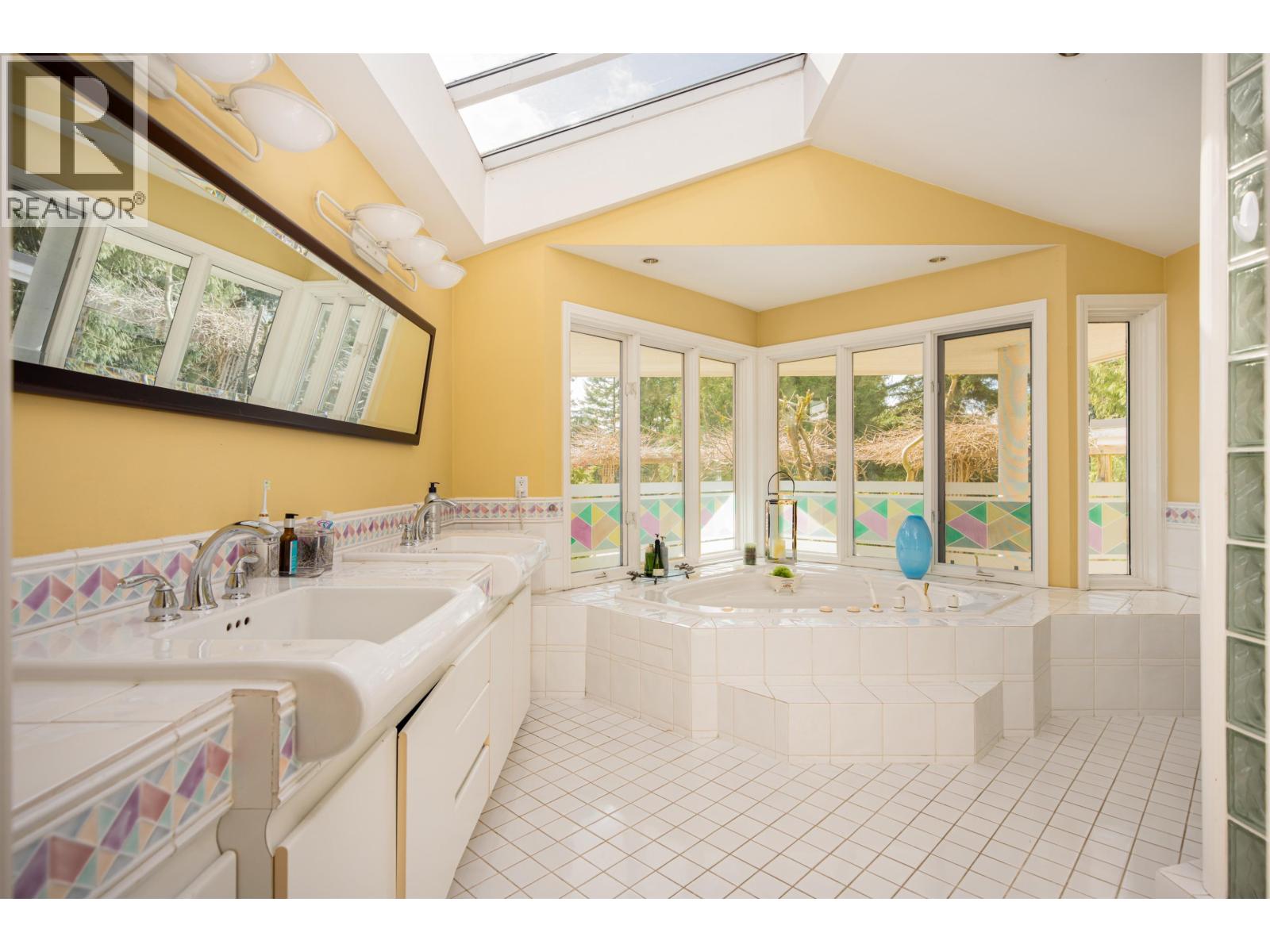 888 PYRFORD ROAD, West Vancouver