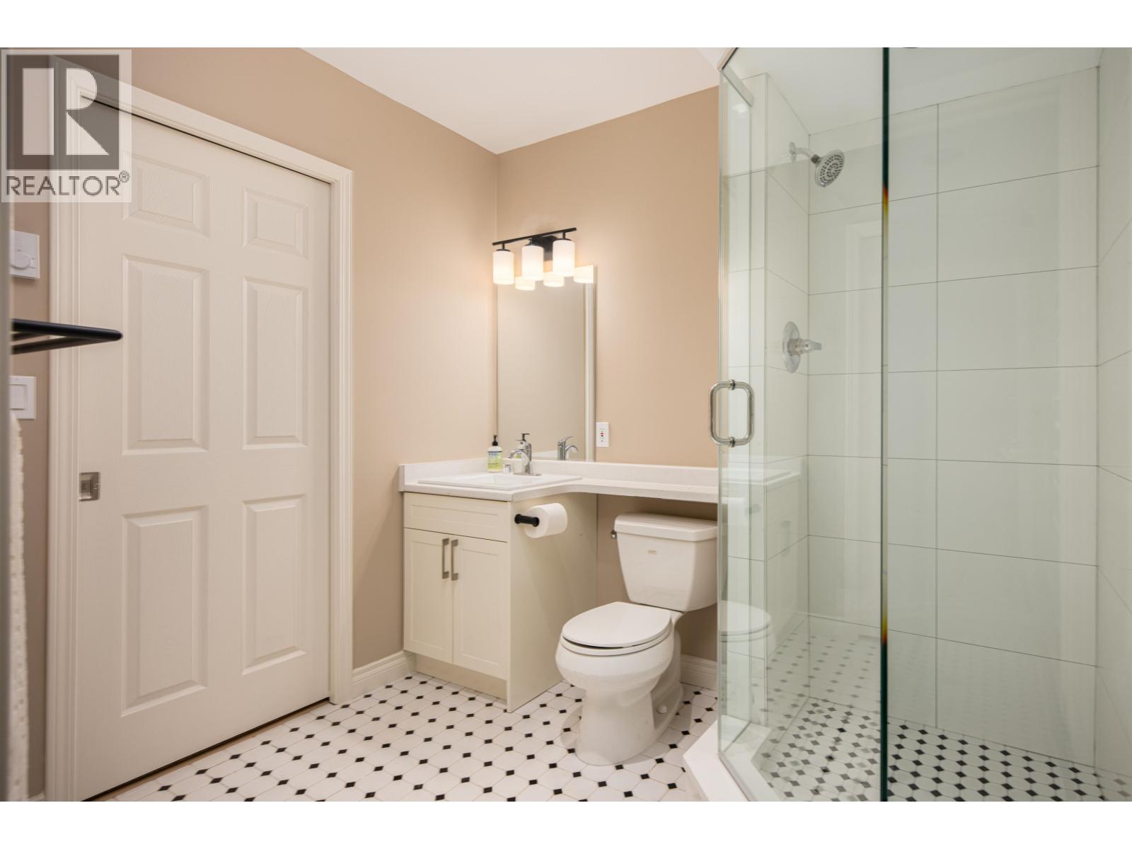 888 PYRFORD ROAD, West Vancouver