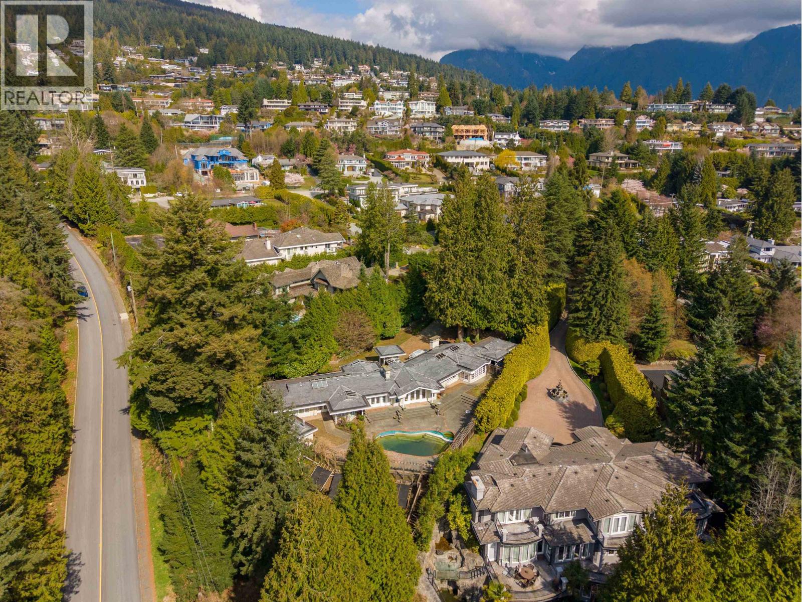 888 PYRFORD ROAD, West Vancouver