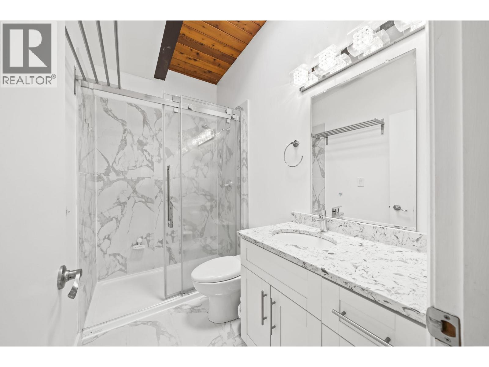 39 MOTT CRESCENT, New Westminster