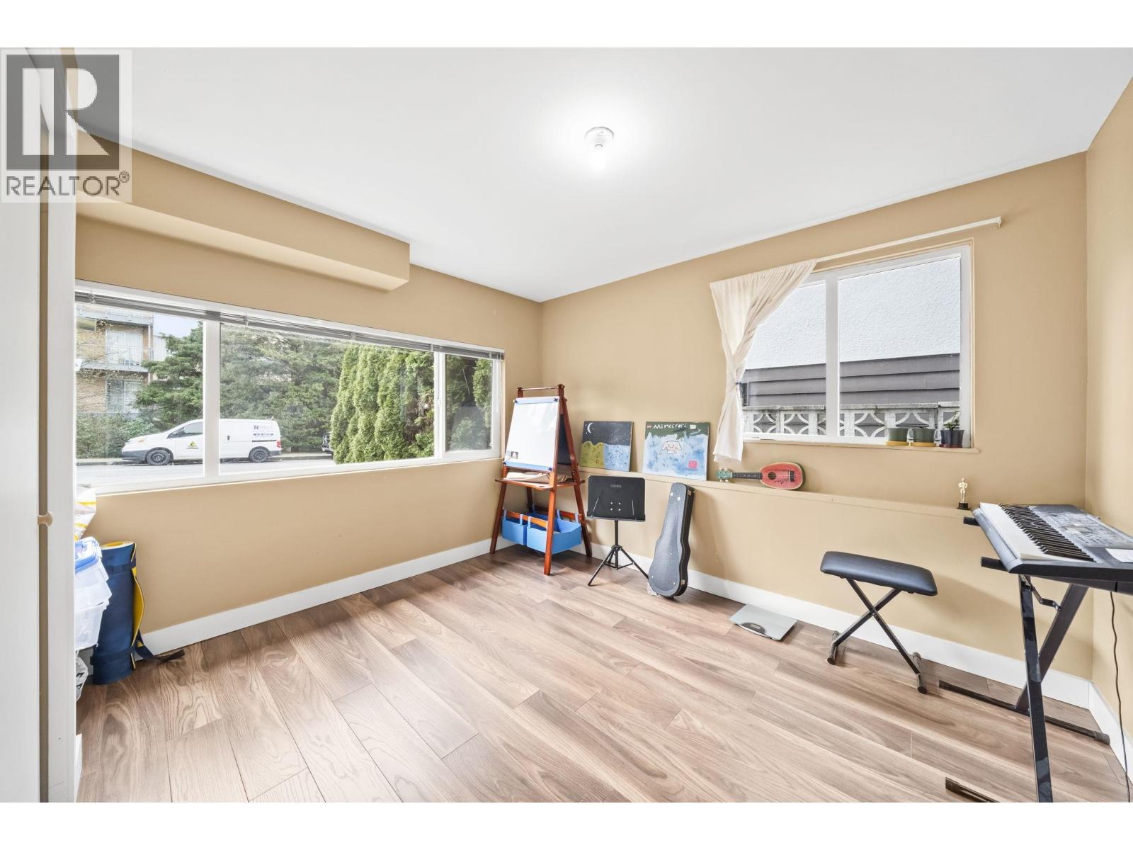 39 MOTT CRESCENT, New Westminster