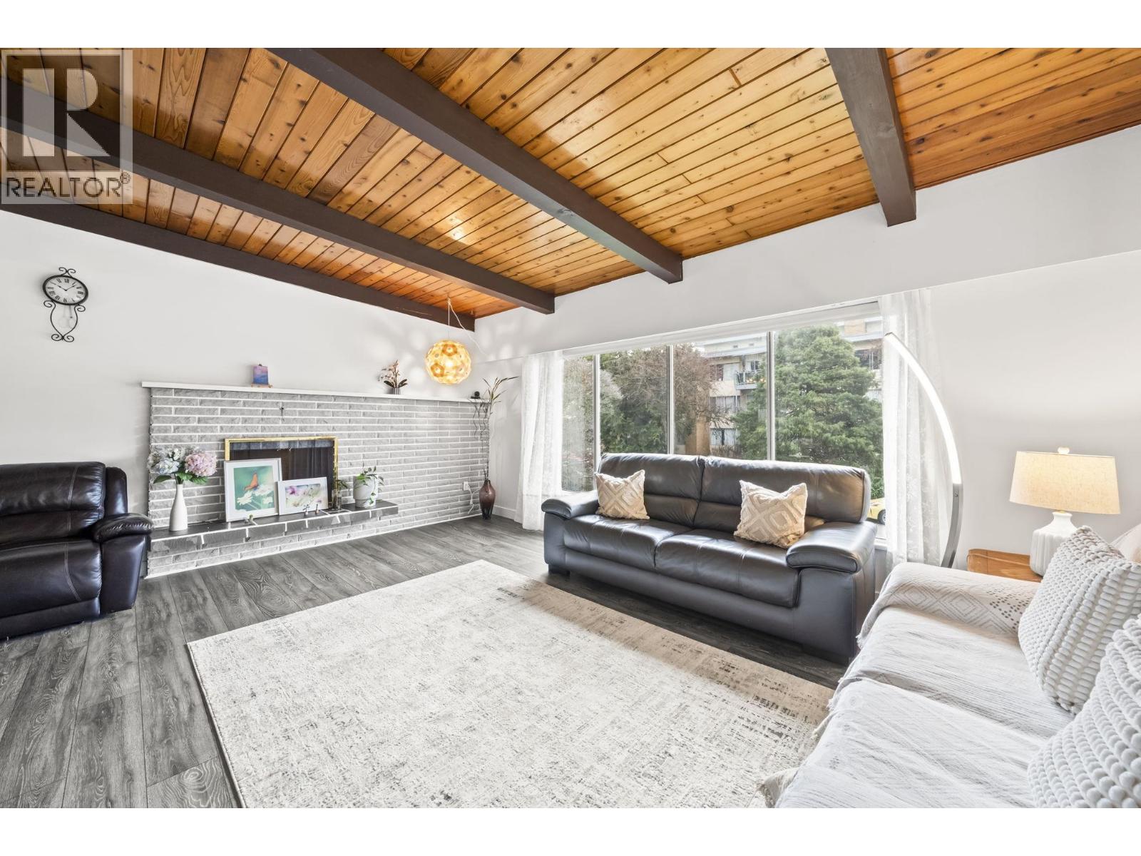 39 MOTT CRESCENT, New Westminster