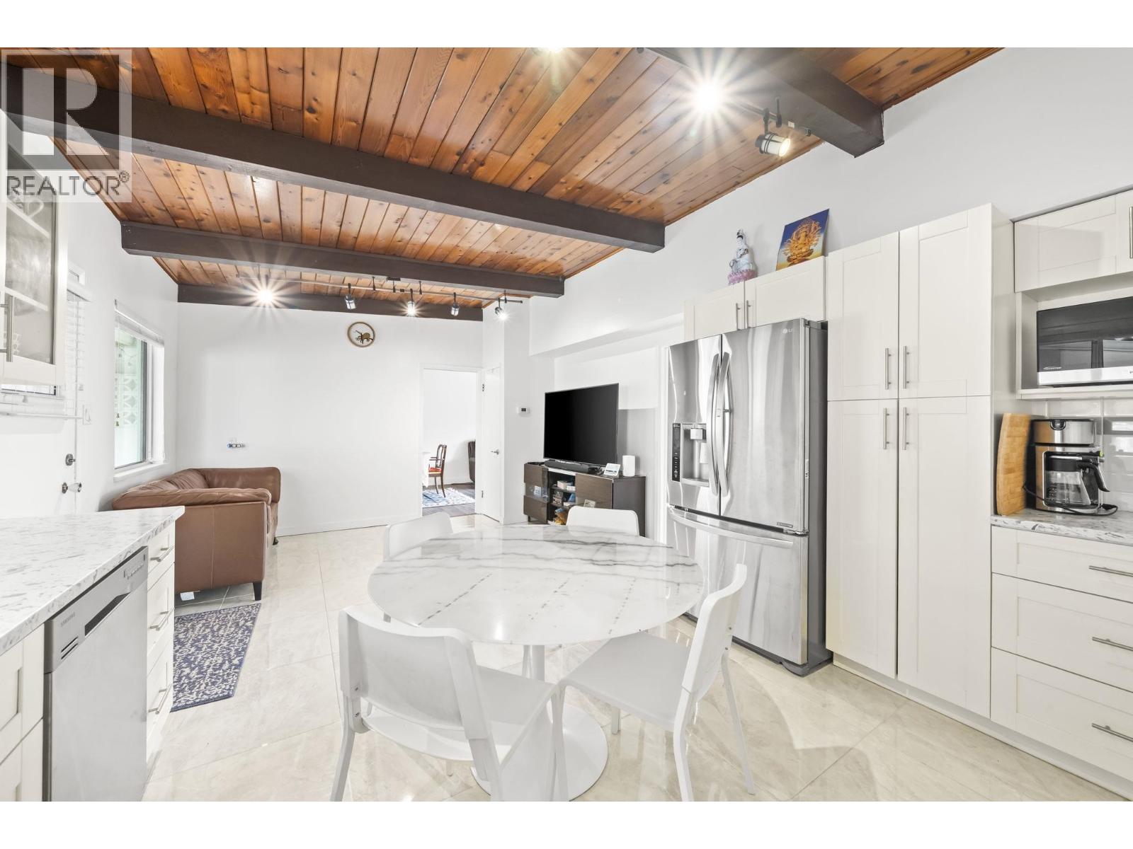 39 MOTT CRESCENT, New Westminster