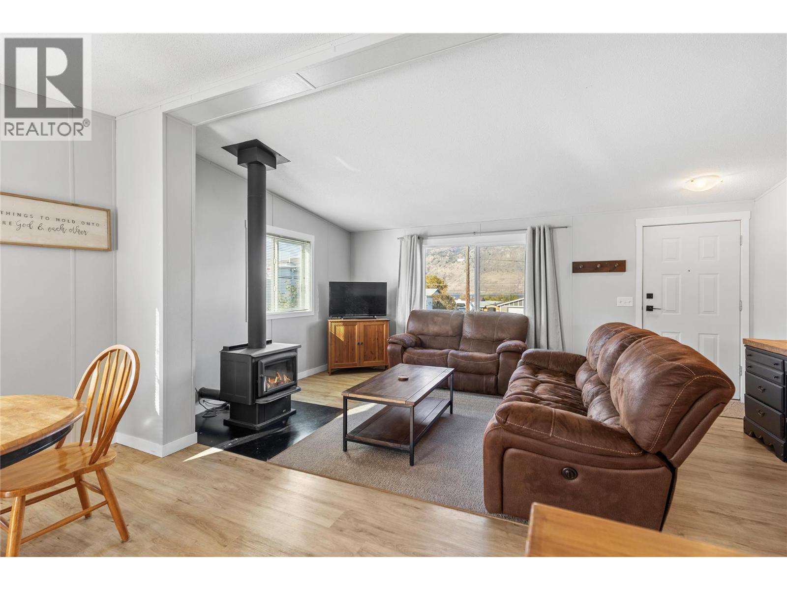  7020 WATSON Drive East, Kamloops