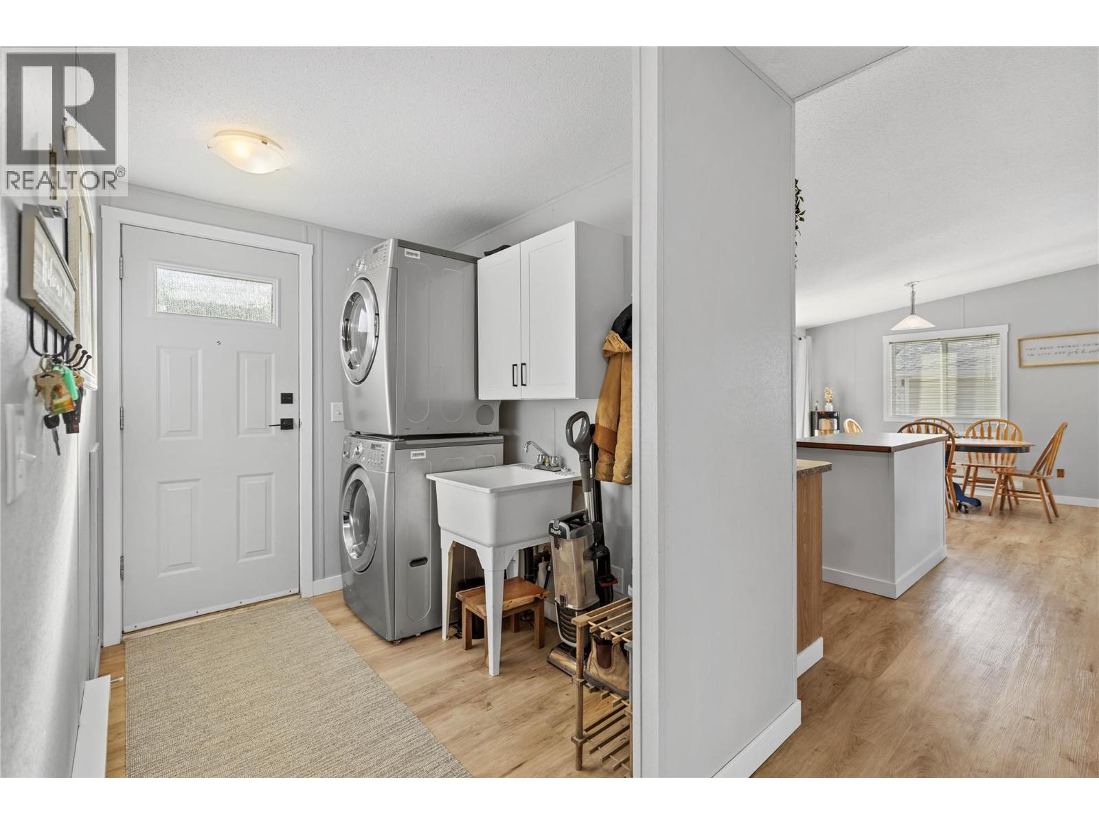  7020 WATSON Drive East, Kamloops